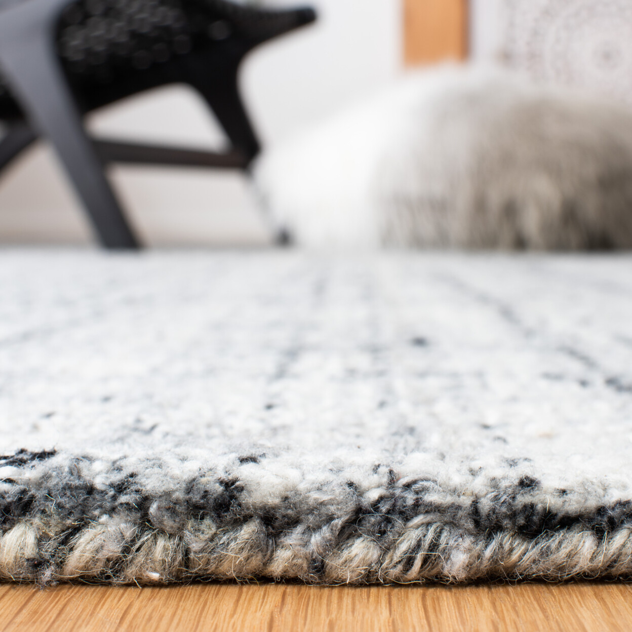 SAFAVIEH Abstract ABT141B Handmade Grey / Black Rug