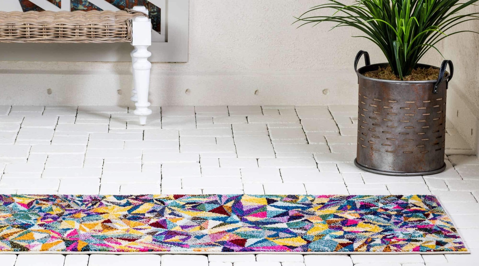 Unique Loom Estrella Collection Geometric Triangles Bright Colors Abstract