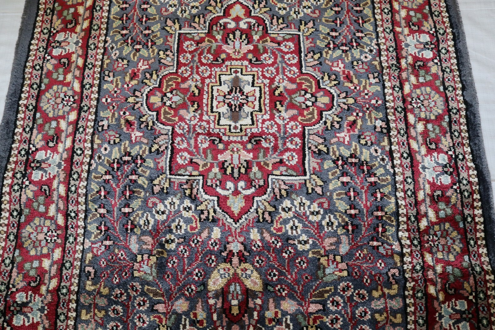 2’6″ x 4’0″ ft. Kashmiri Hand Knotted Oriental Traditional Area Rug