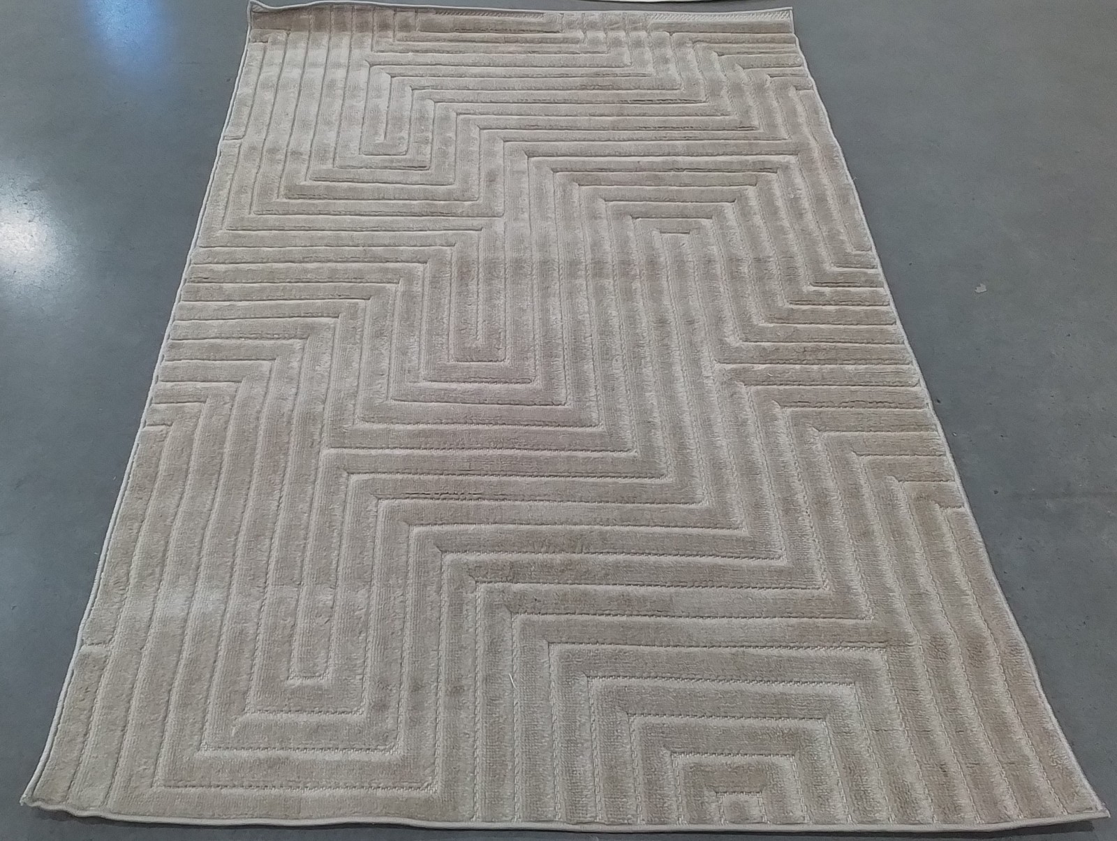 BEIGE 4′-0″ x 6′-0″ Broken Thread Rug, Reduced Price 1172793084 SLE662B-4