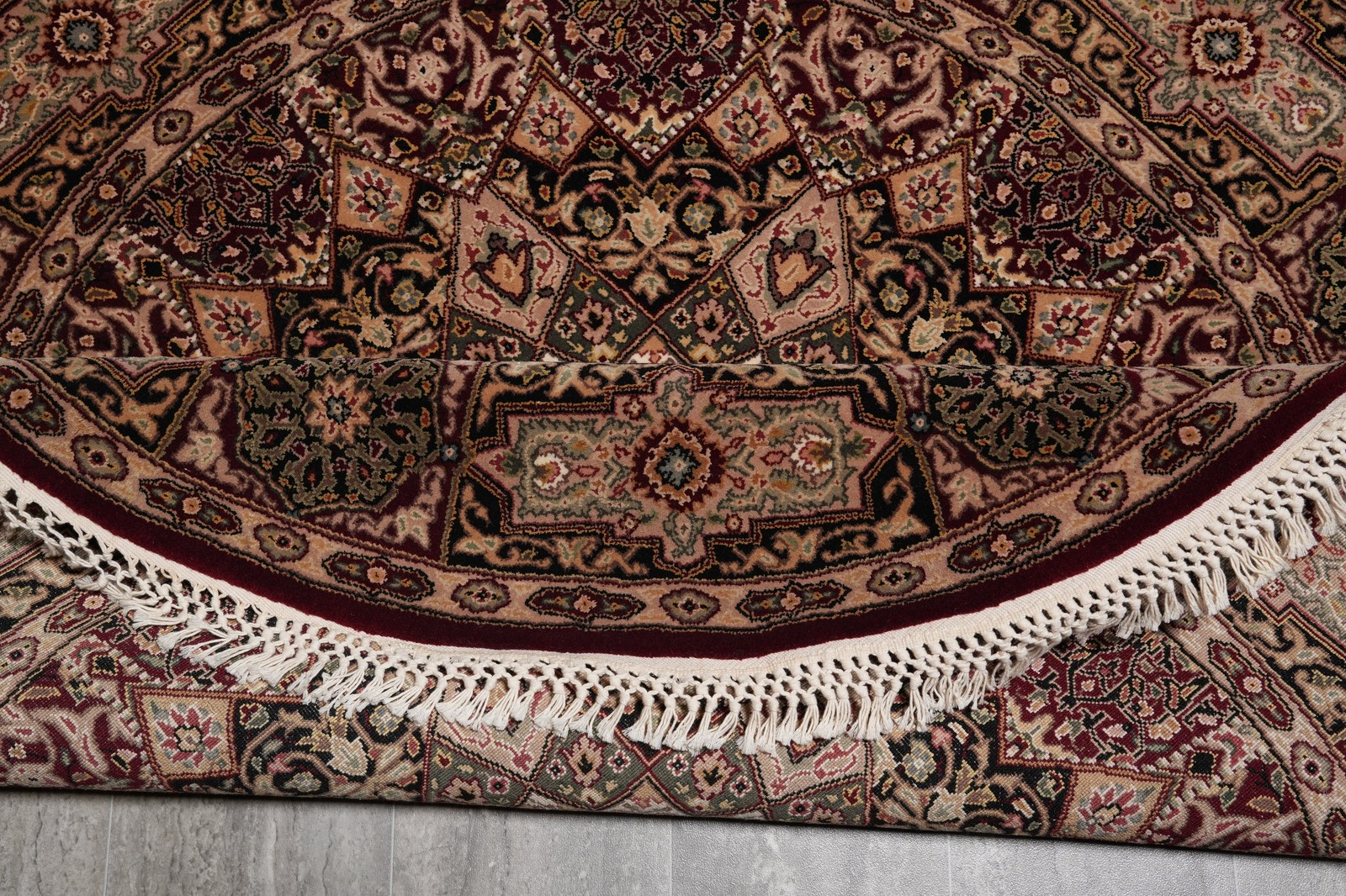 5 x 5 Feet Round Wool and Silk Rug Dom #F-4503