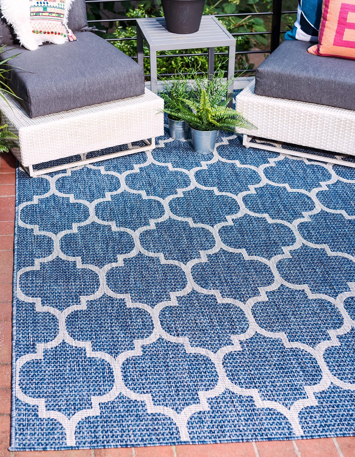 Unique Loom Outdoor Trellis Collection Area Rug (5′ 3 x 8′ Rectangle, Navy Blue/