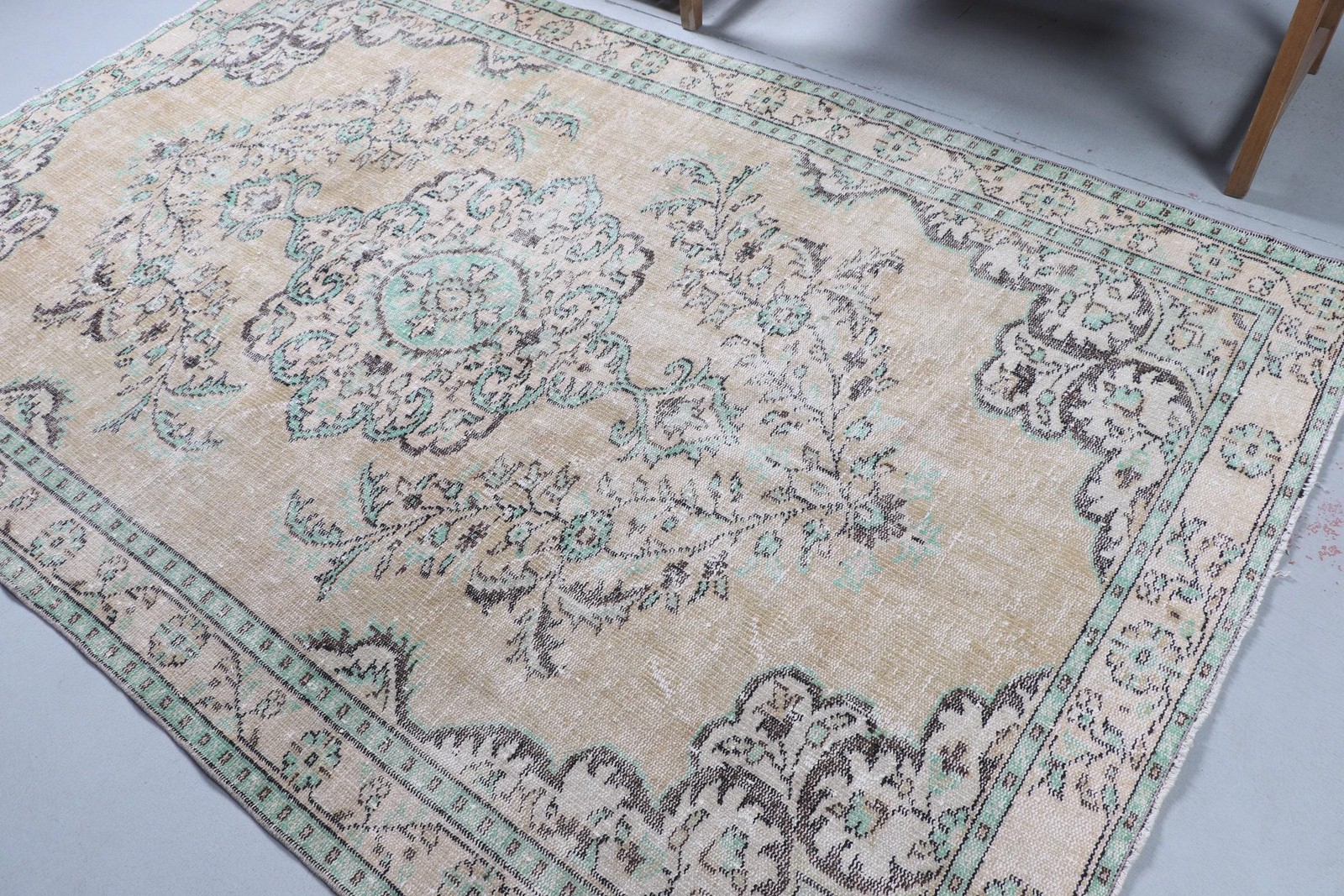 5,6×8,9 ft Vintage Rug, Large Turkish Rug, Green Bordered Rug