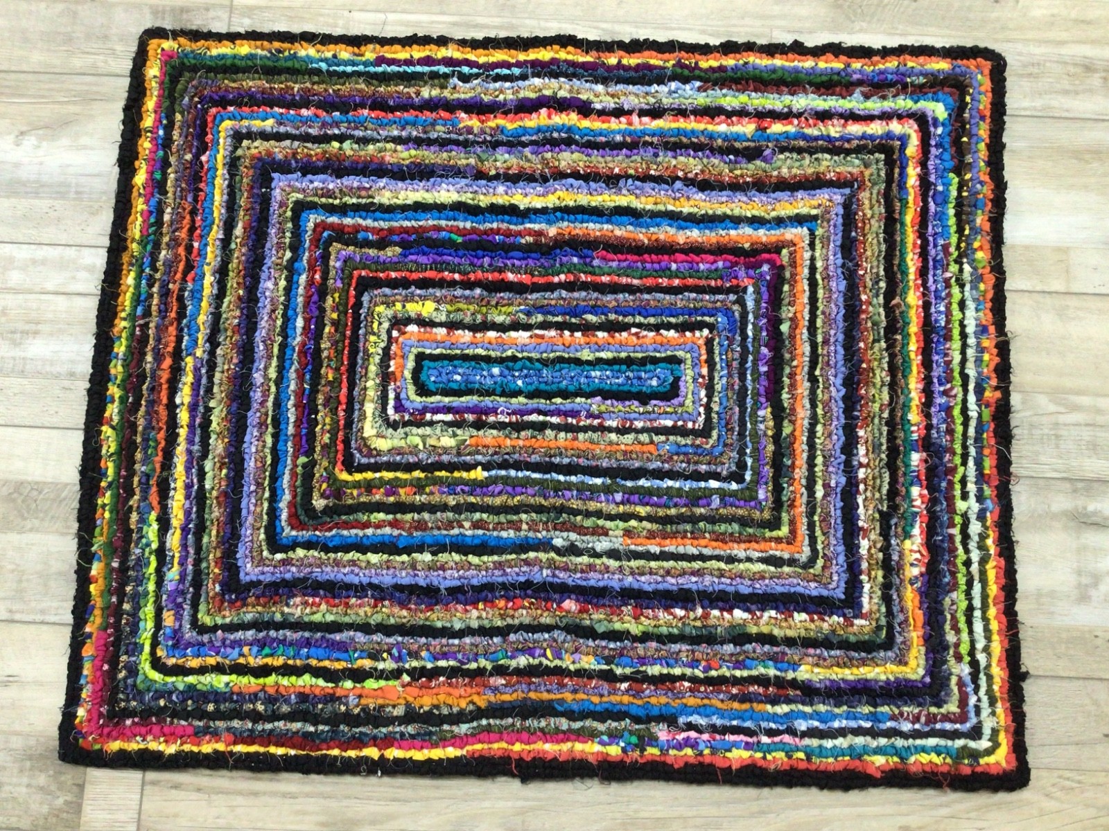 Hand crafted 100% cotton hooked accent rug or wall hanging