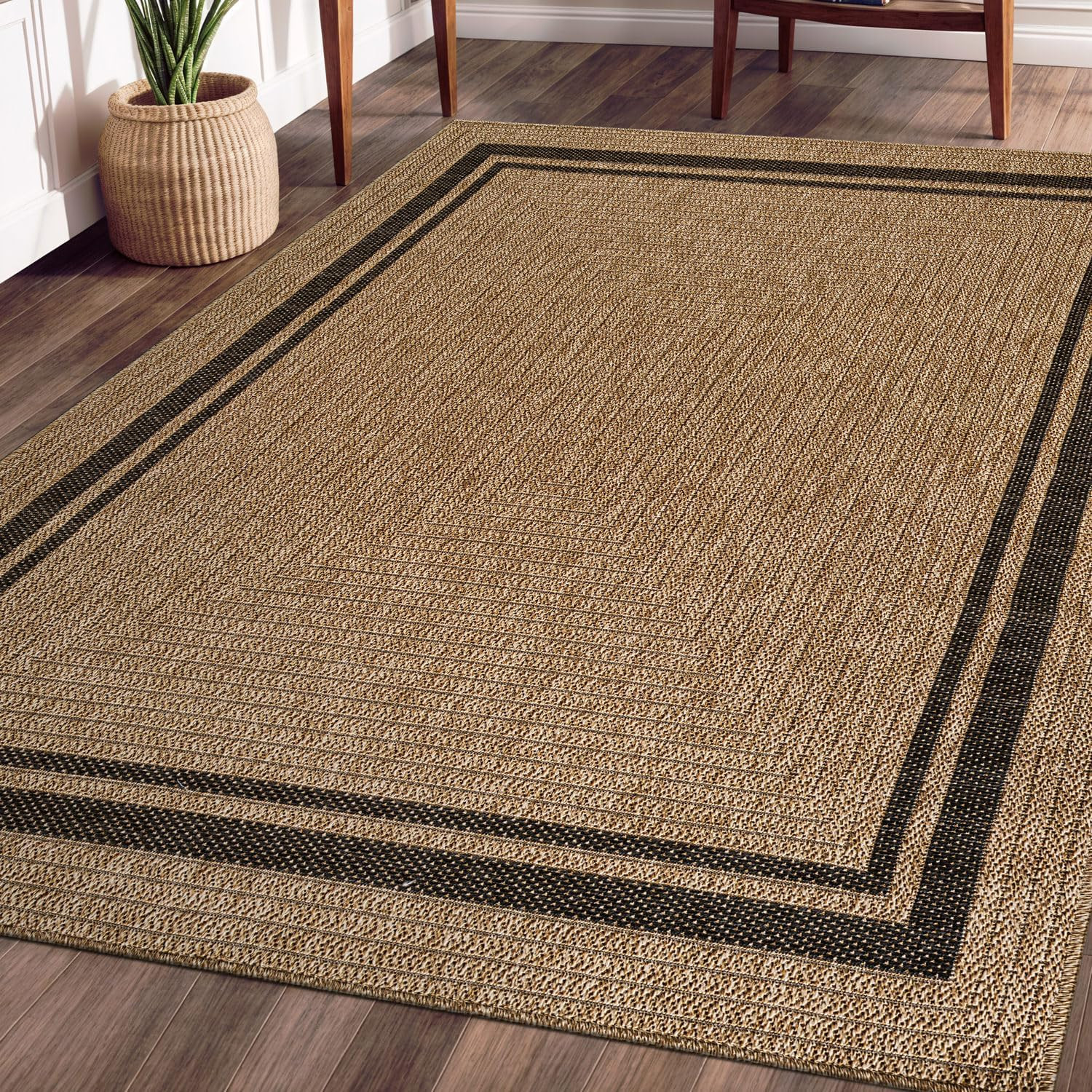 Stain-Resistant 5×7 Washable Jute Bordered Rug for Indoor/Outdoor Use