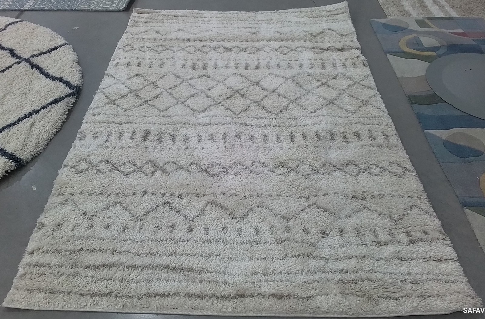 IVORY / BEIGE 5′-1″ x 7′-6″ Back Stain Rug, Reduced Price 1172804747 ASG741A-5