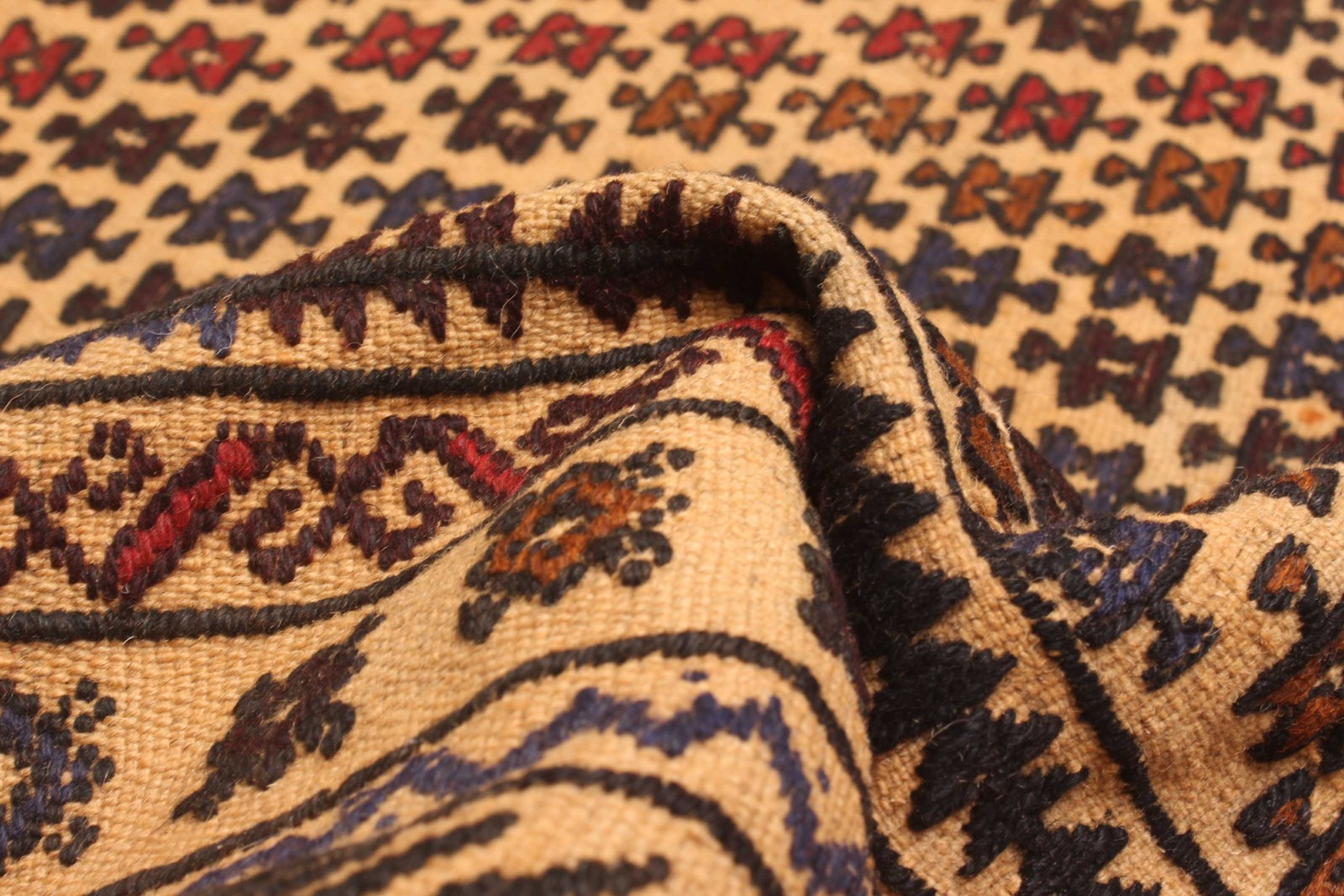 Vintage Hand Woven Area Rug 4’5″ x 6’4″ Traditional Wool Oriental Carpet