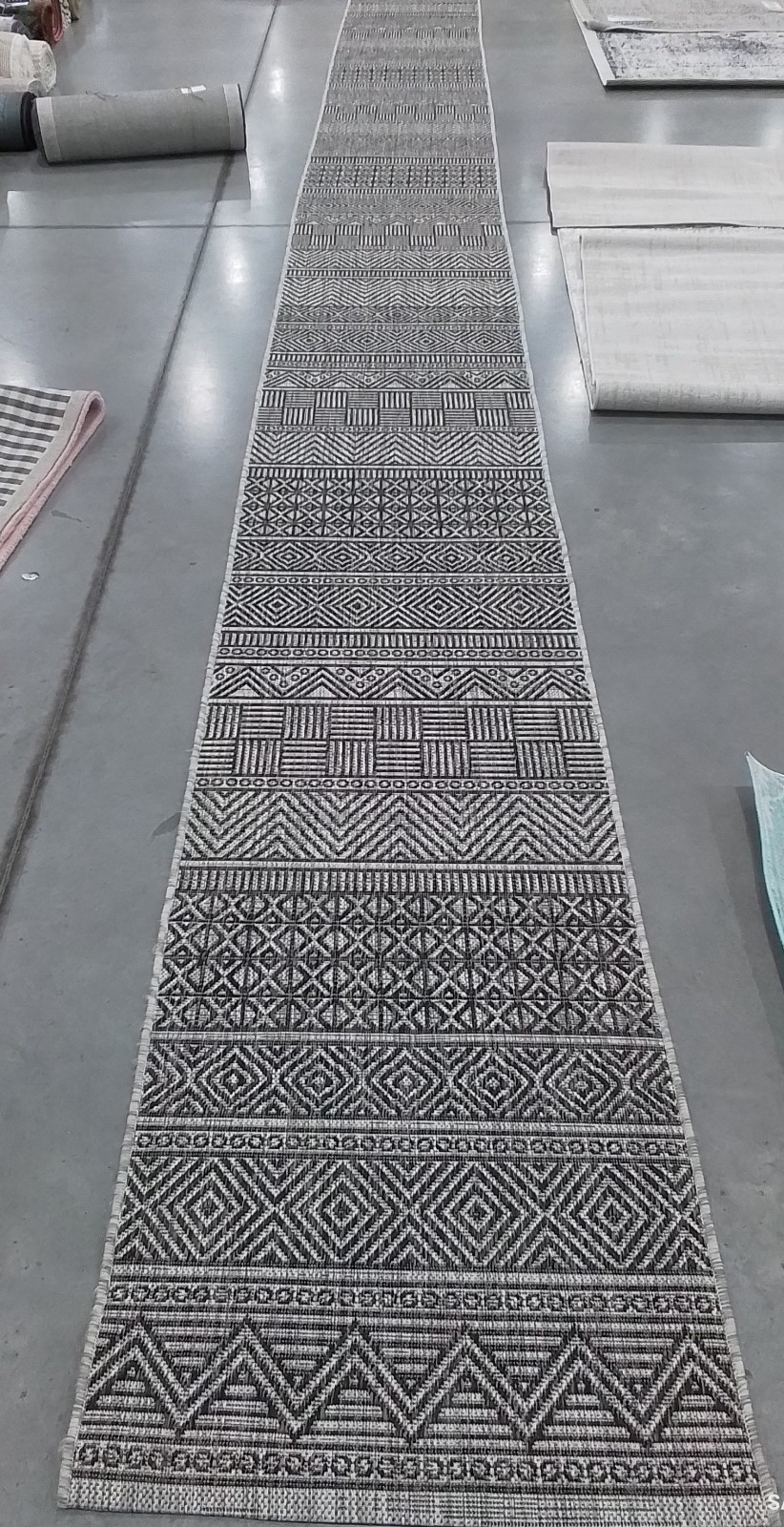 BLACK GREY 2′-3″ x 22′-0″ Flaw in Rug, Reduced Price 1172784338 CY8196-37612-222