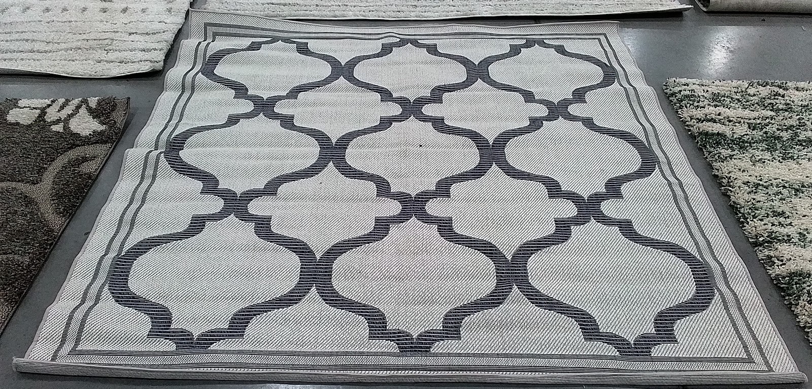 IVORY CHARCOAL 6′-7″ x 6′-7″ Back Stain Rug Reduced Price 1172793098 BMU810A-7SQ