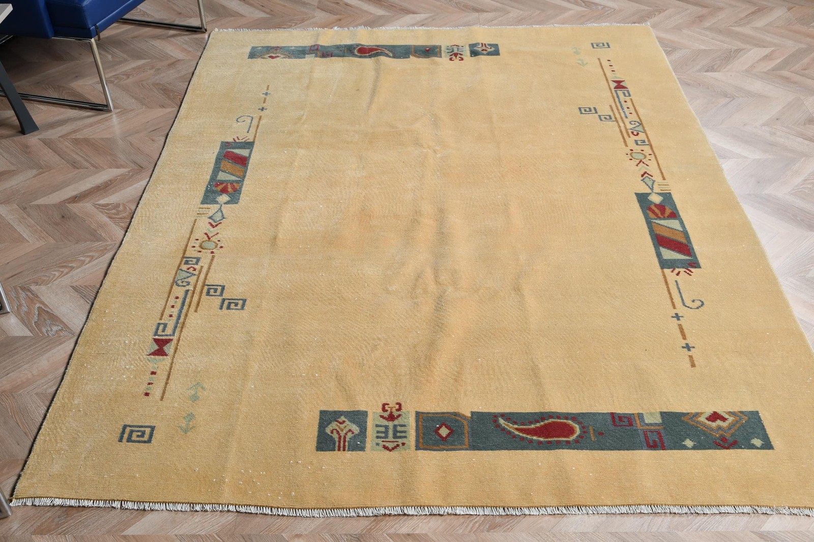 Vintage Rug 5,5×7,4 ft, Yellow Blue Ombré Wool Turkish Rug