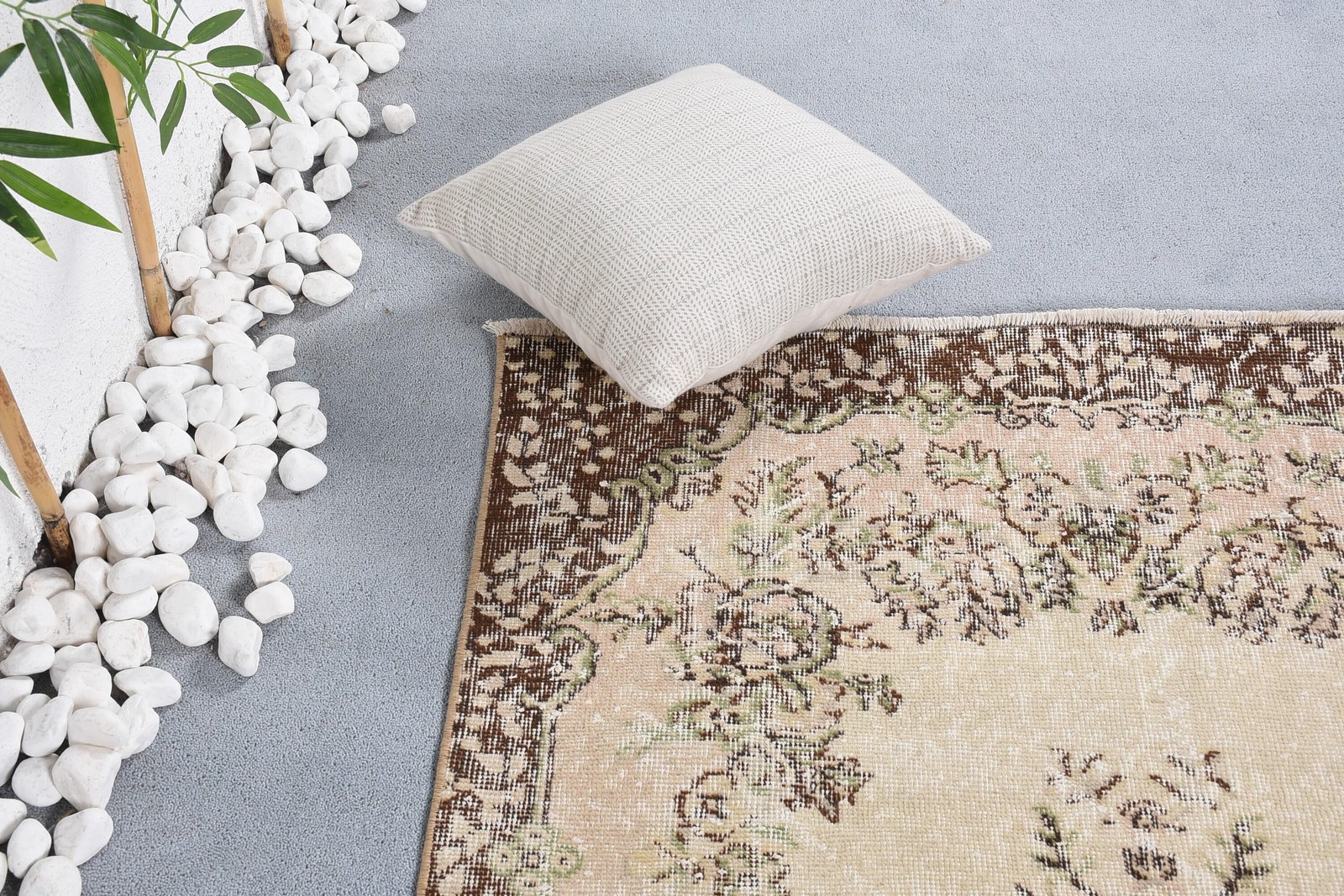 Turkish Vintage Area Rug 3,7×6,7 ft, Beige Brown Camouflage Rug