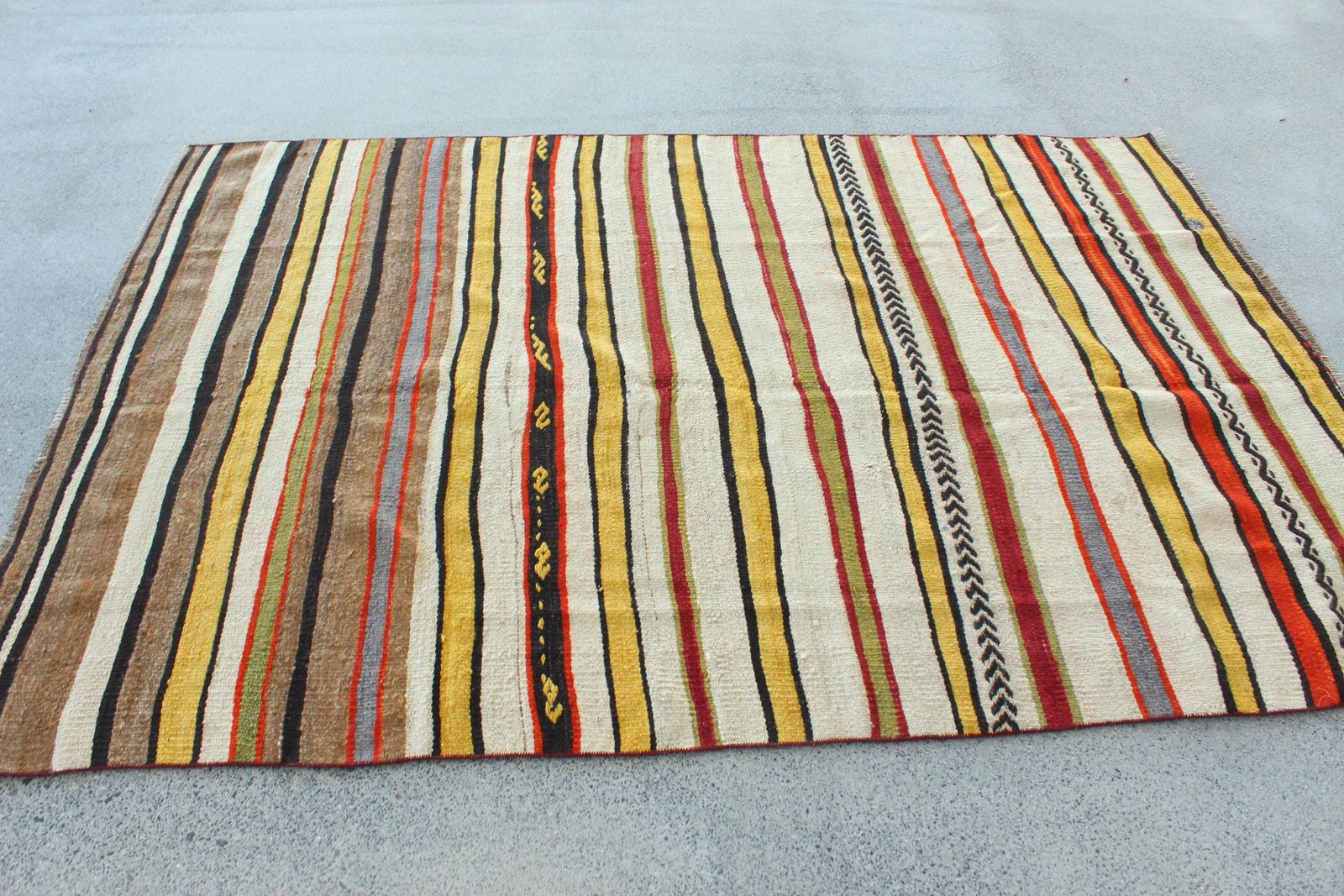 Vintage Turkish Rug, Area 4,4×6,8 ft (135×208 cm) Rug, Brown Ikat Wool Rug