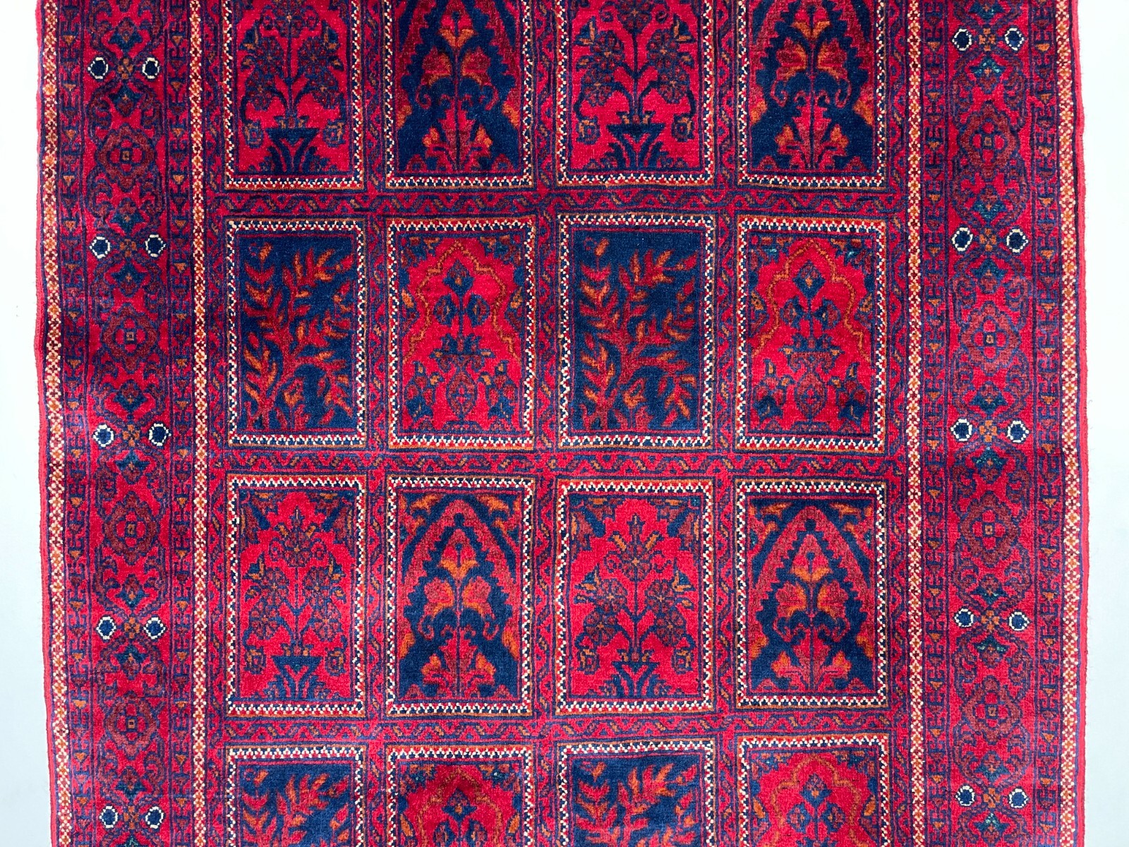 Handmade (3’3″ x 5’0″) Red Bakhtiari Afghan Khal Mohammadi Root Dye Wool Rug