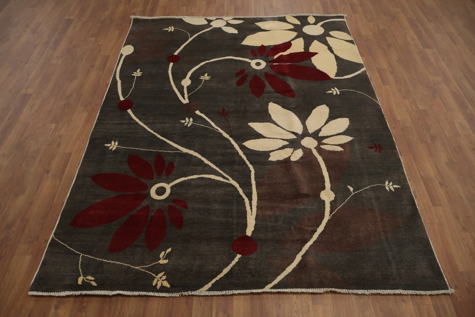 Modern Style Area Rug 6×8 Hand-knotted Featuring Bold Red and Ivory Flowers