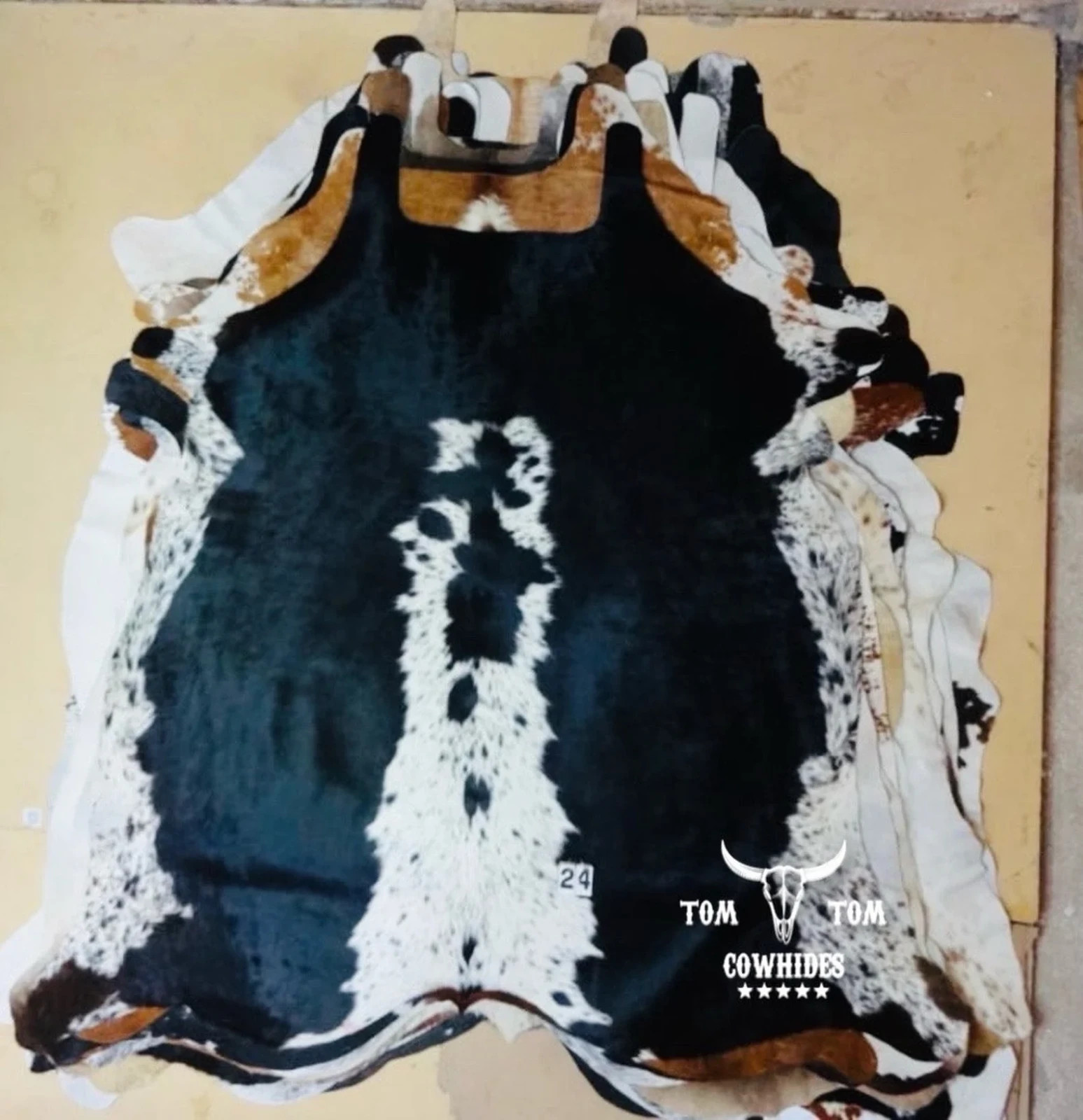 Cowhide Rug Set (3 pcs) – 6×6 ft Natural Leather Rugs, Custom Selection