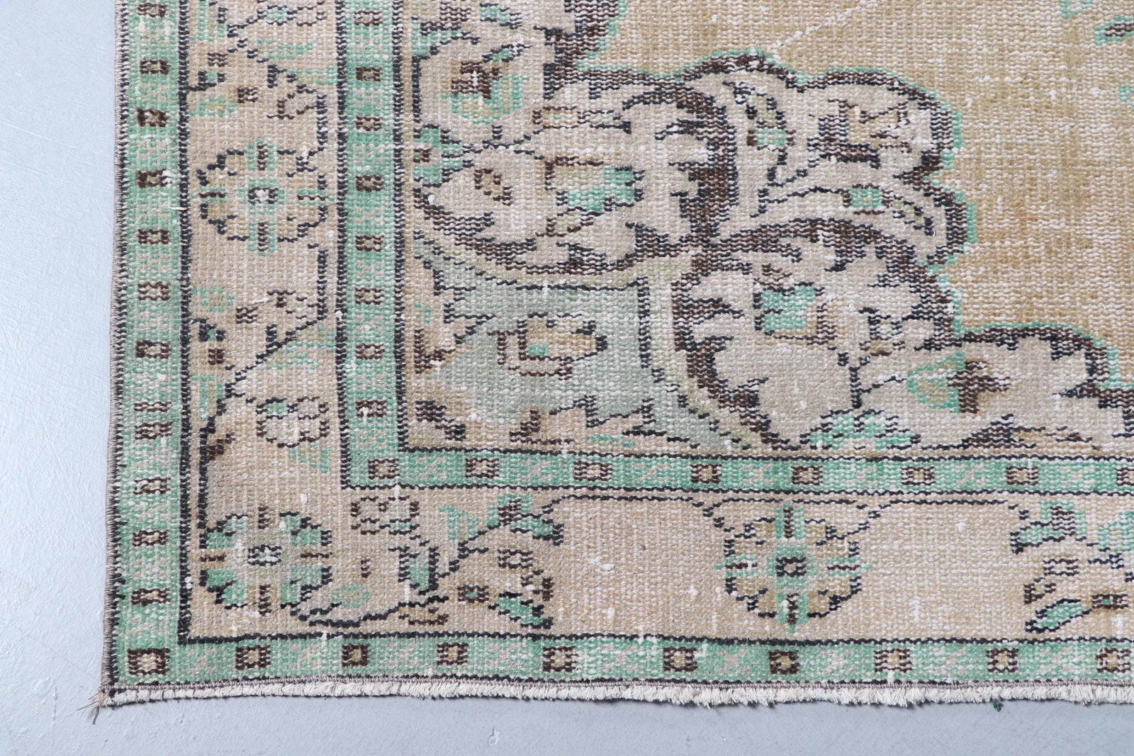 5,6×8,9 ft Vintage Rug, Large Turkish Rug, Green Bordered Rug