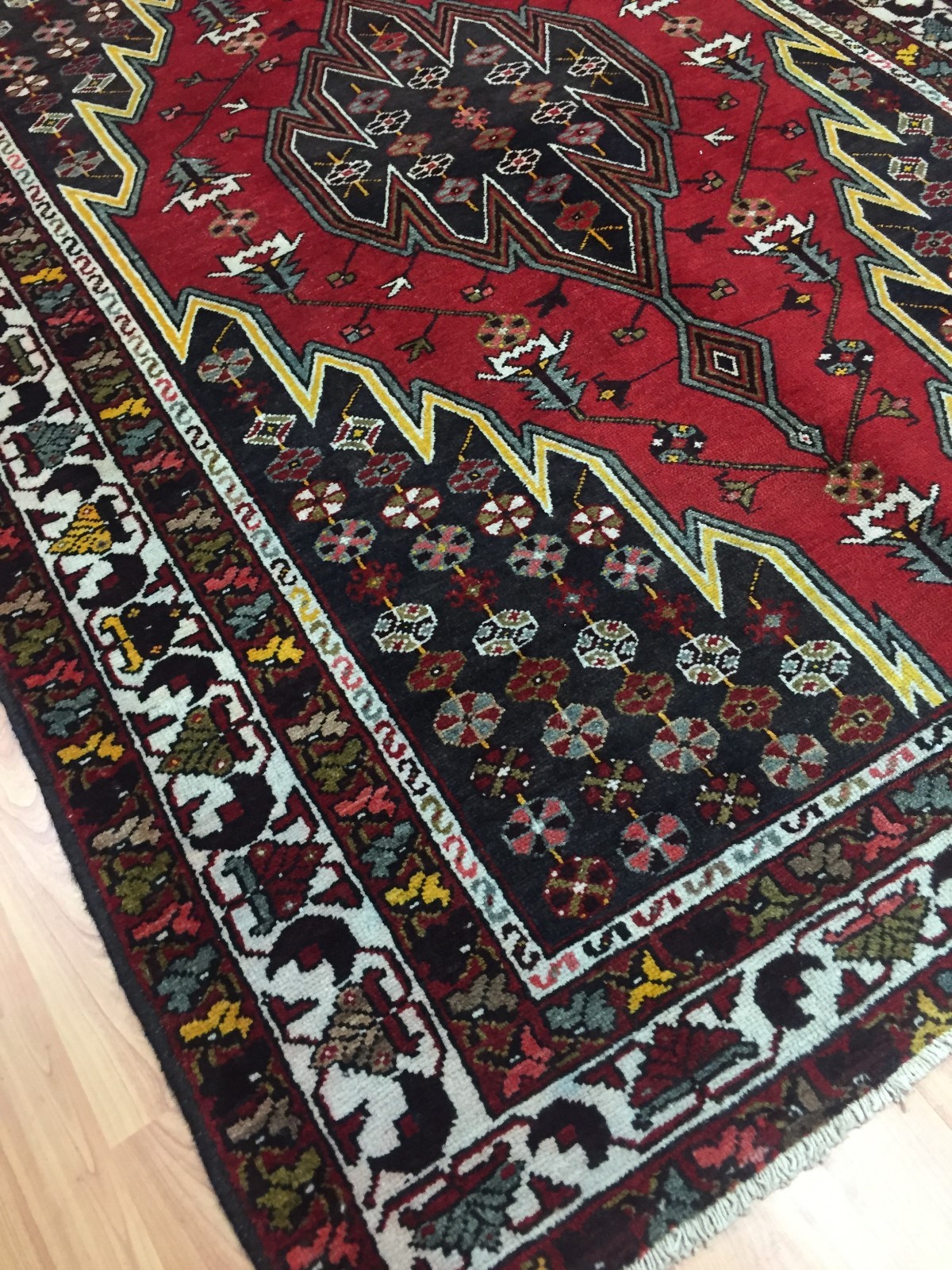 4’6″ x 6’6″ Turkish Oriental Rug – 1960s – Hand Made – 100% Wool