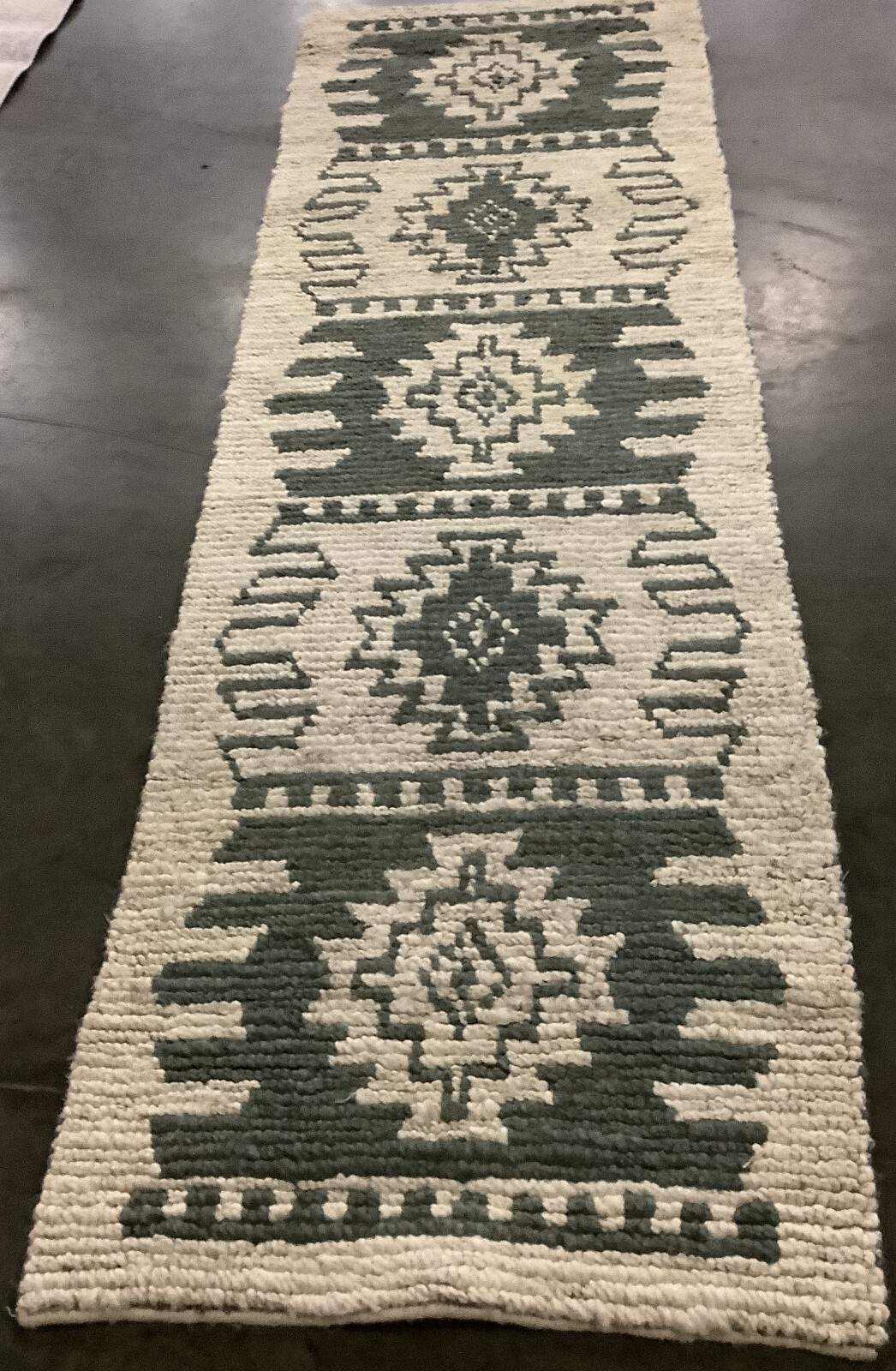 GREY / BEIGE 2′-6″ x 8′-0″ Flaw in Rug, Reduced Price 1172671208 BOH704F-28