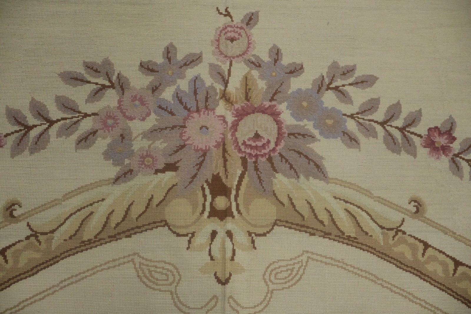 Chinese Artisan Large Rug Featuring Victorian Floral Hand-Tufted Carpet 10×14