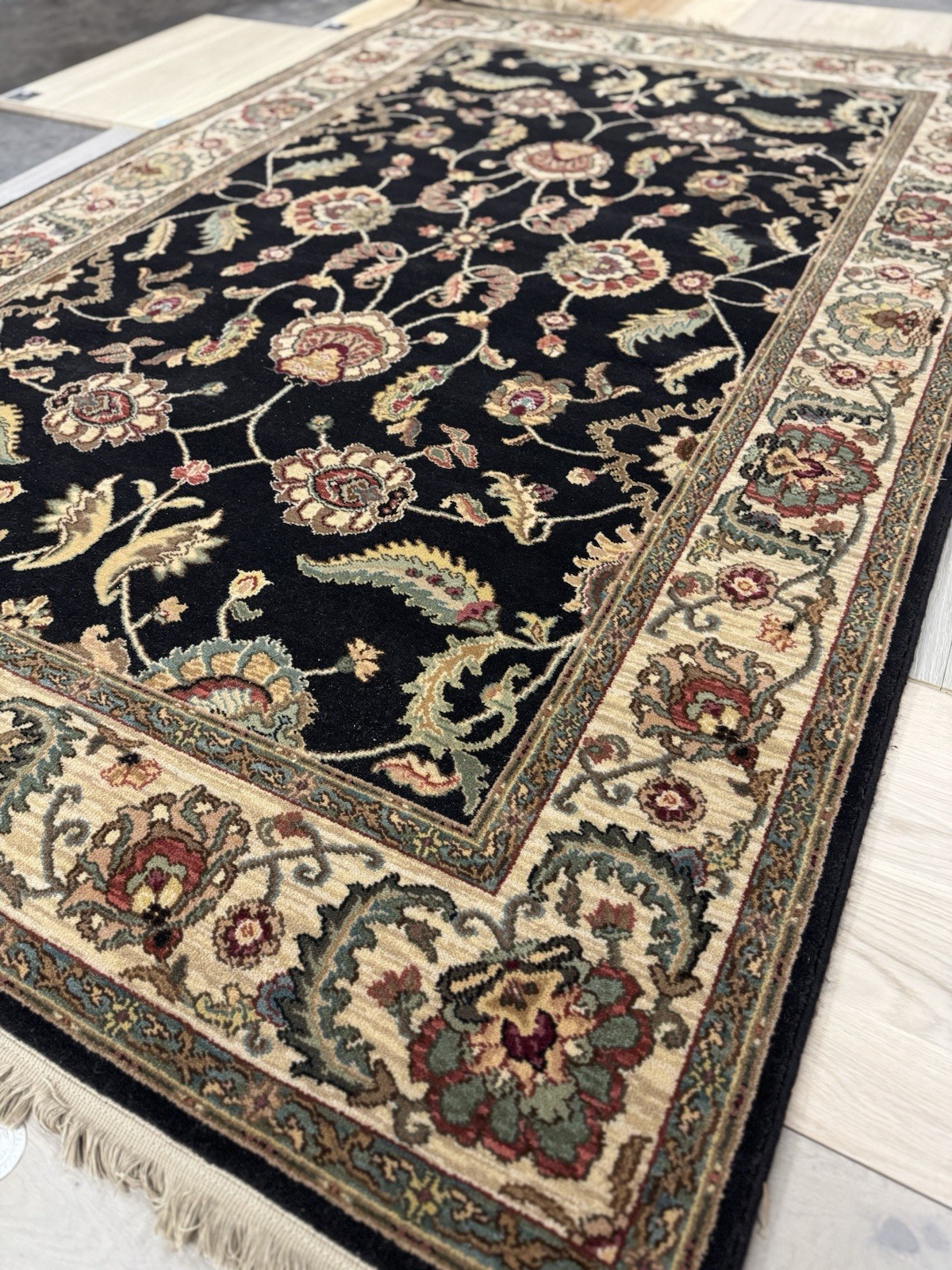 Karastan Ashara Collection Agra Black 549-15006 5’9×9′ 100% Wool area rug ::NEW: