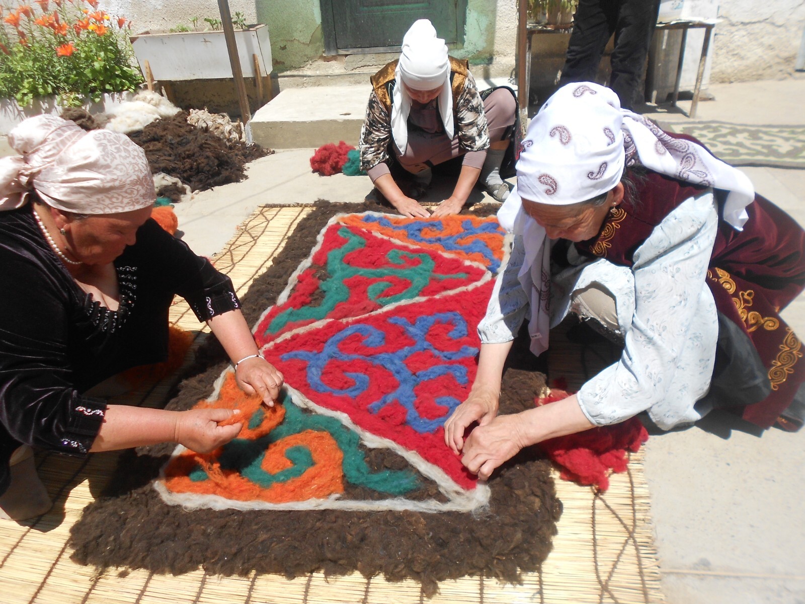 Handmade Area Rug SHYRDAK Traditional Kyrgyz Wool Felt Carpet Black White Gray
