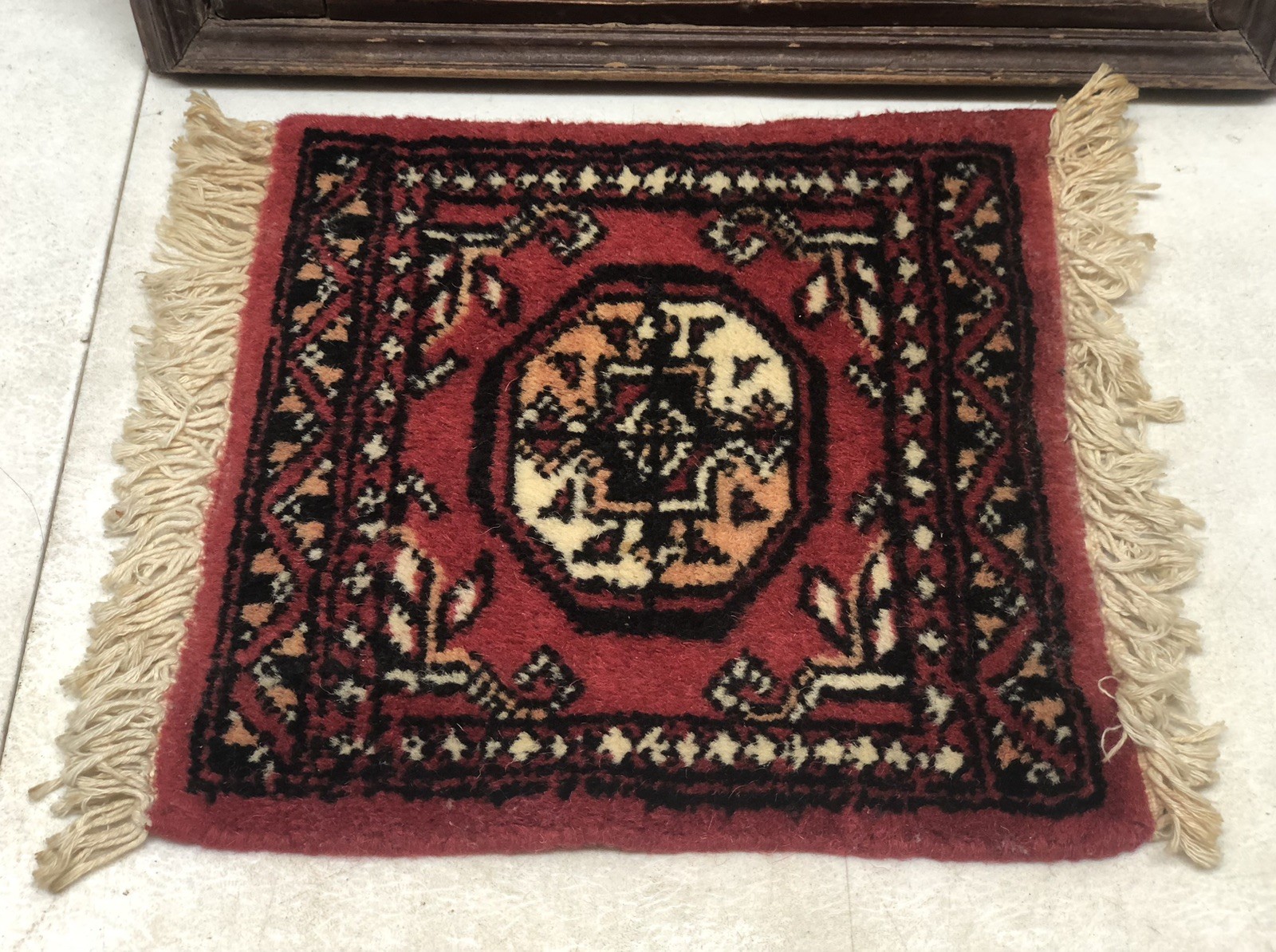Nice Mini Rug 11.5″ x 11″ Wool? Pakistani?