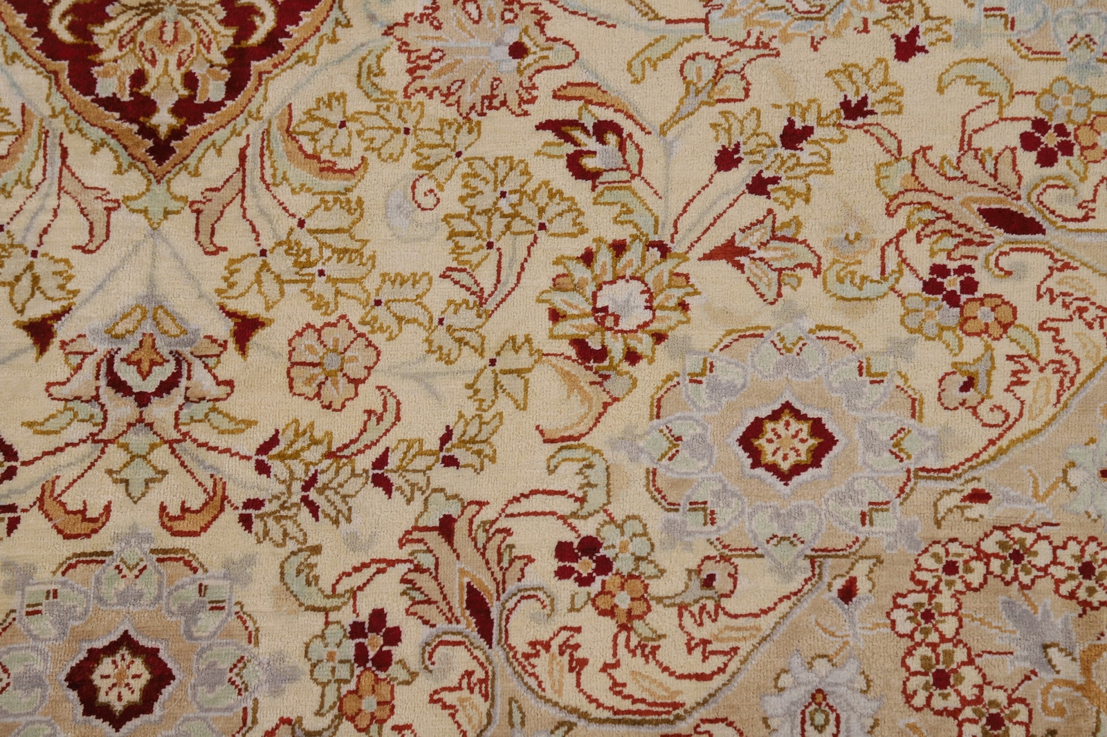 100% Silk Handmade Qquum Beige Traditional Floral Rug Area Carpet 4×6