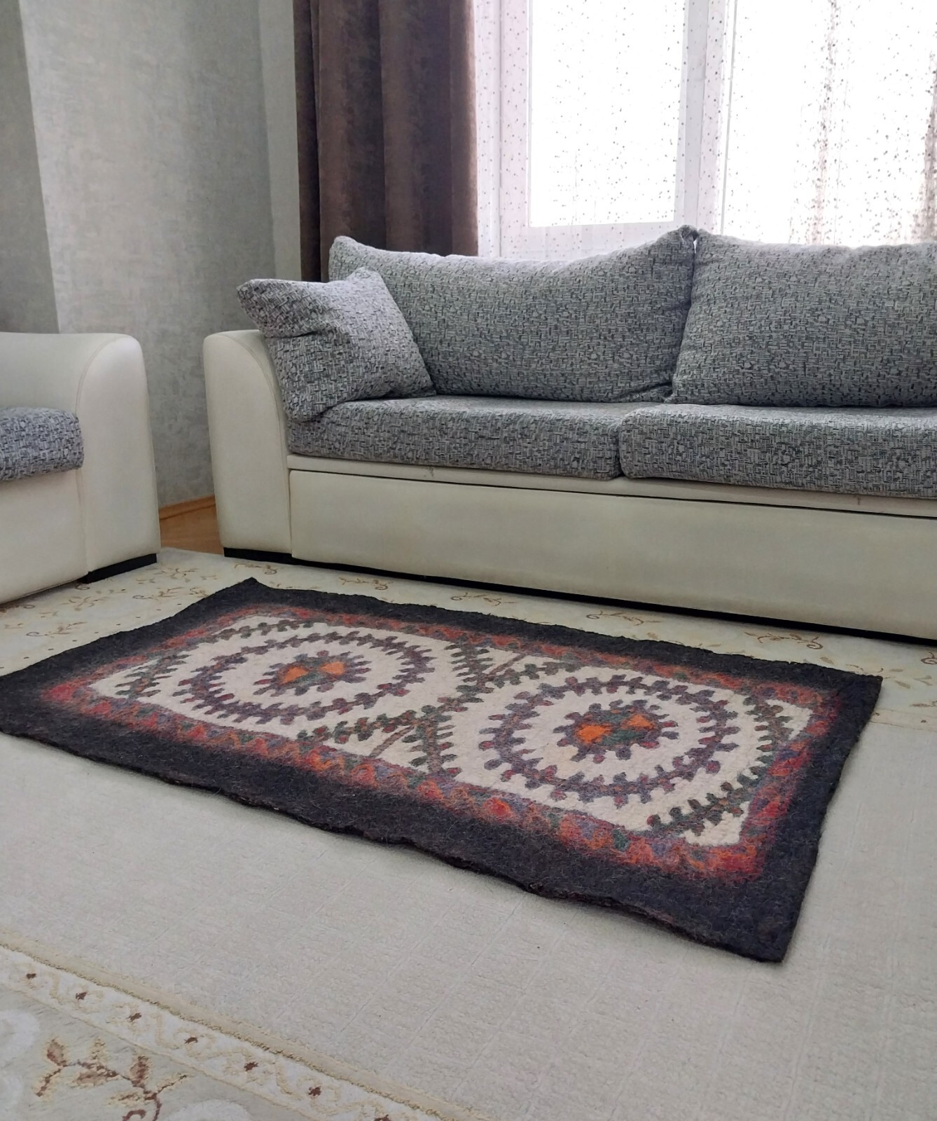 Turkoman Felt Rug 4’8″ x 2’10” -Sheep Wool Area Flooring Handmade Turkmen Ethnic
