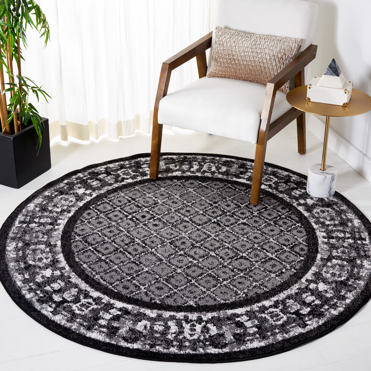 SAFAVIEH Adirondack Collection ADR110A Black / Silver Rug