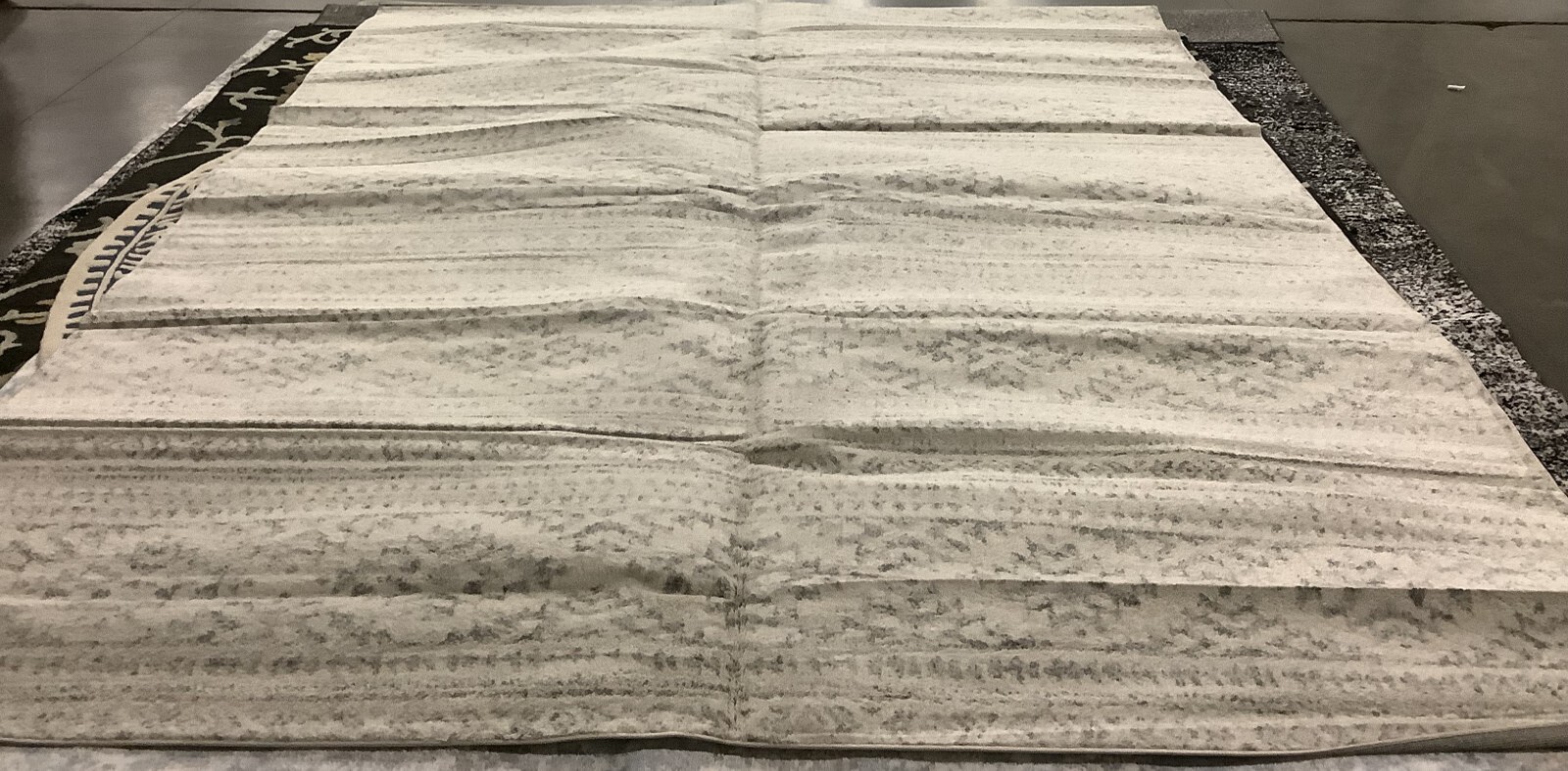 IVORY / GREY 10′-0″ x 13′-0″ Flaw in Rug, Reduced Price 1172671639 TUL272A-10