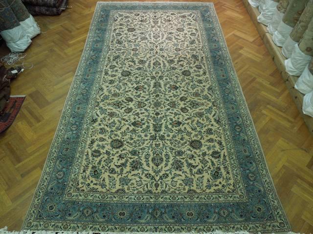 10′ x 19′ SIGNED Greenish Ivory Signed Perssiaan Kashhan Quality Rug 16252