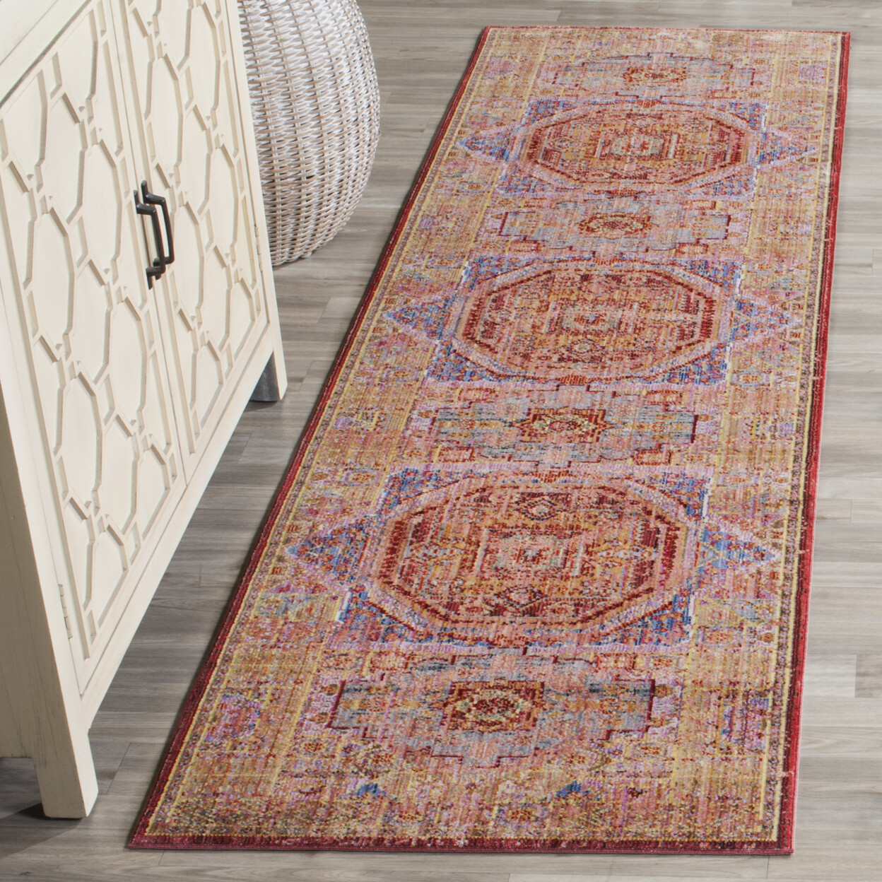 SAFAVIEH Valencia Collection VAL216K Multi Rug