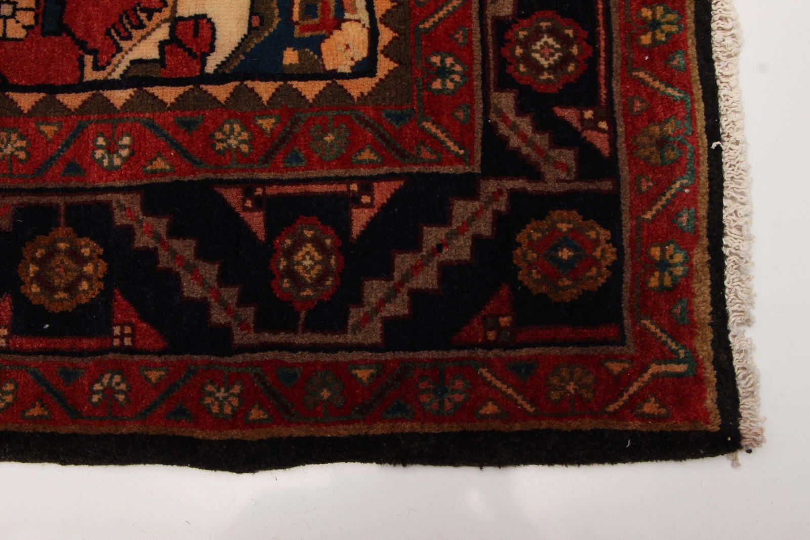 Vintage 5’1″ x 9’11” Traditional Hand Knotted Vegetable Dye Wool Area Rug