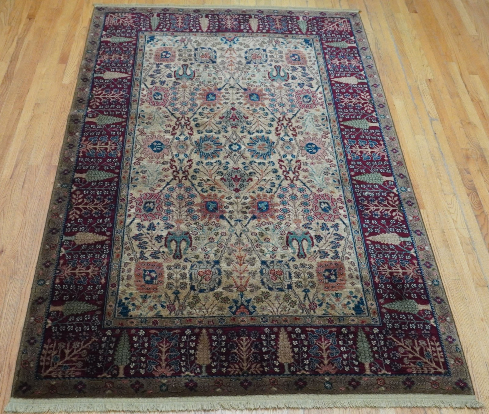 Mint Authentic Karastan# 900-901 Vase Samovar Wool Rug 5’9″ x 9′ Excellent