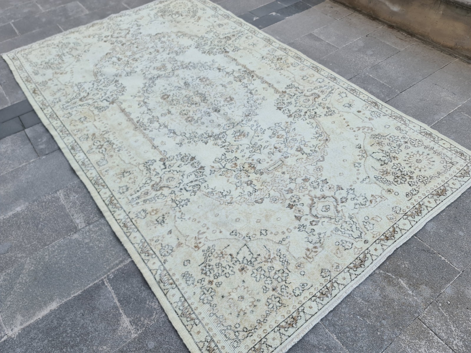 Large Vintage Turkish Rug 5.6×9.4 Oushak Wool Hand Knotted 67×113”