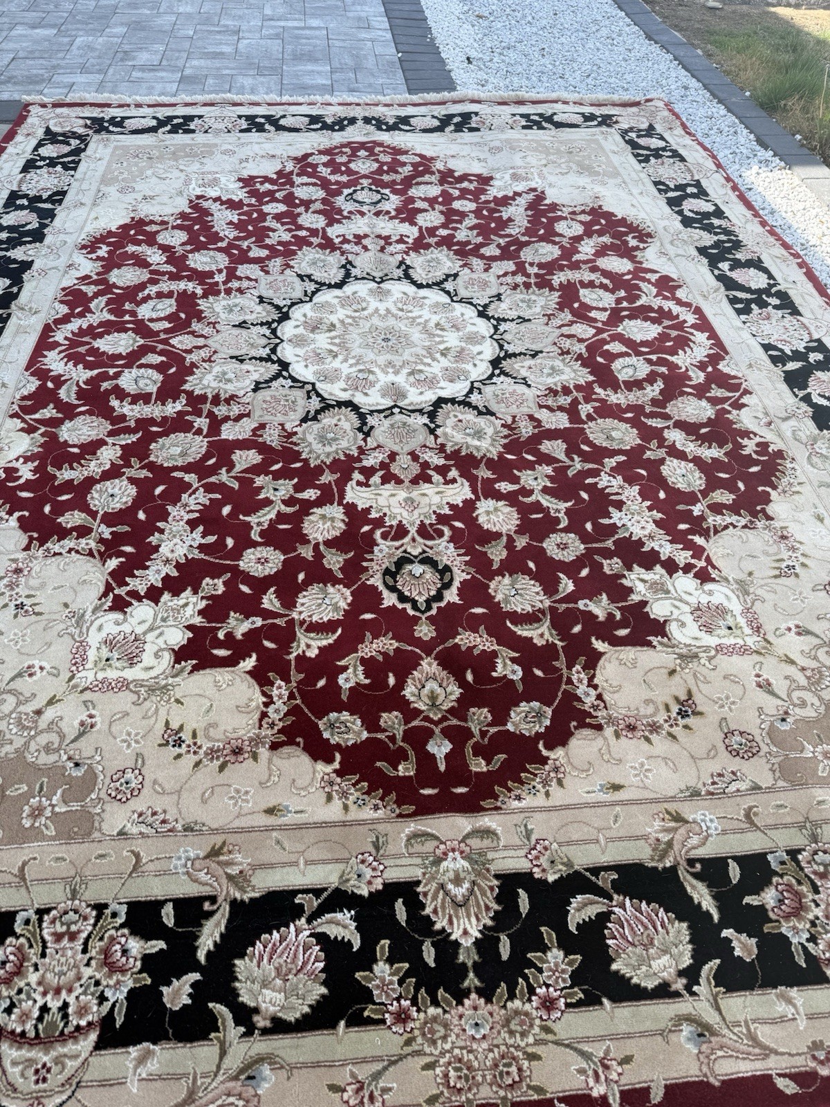 Handmade Wool Rug 9×12 – Red, Ivory & Black Medallion Design – Excellent