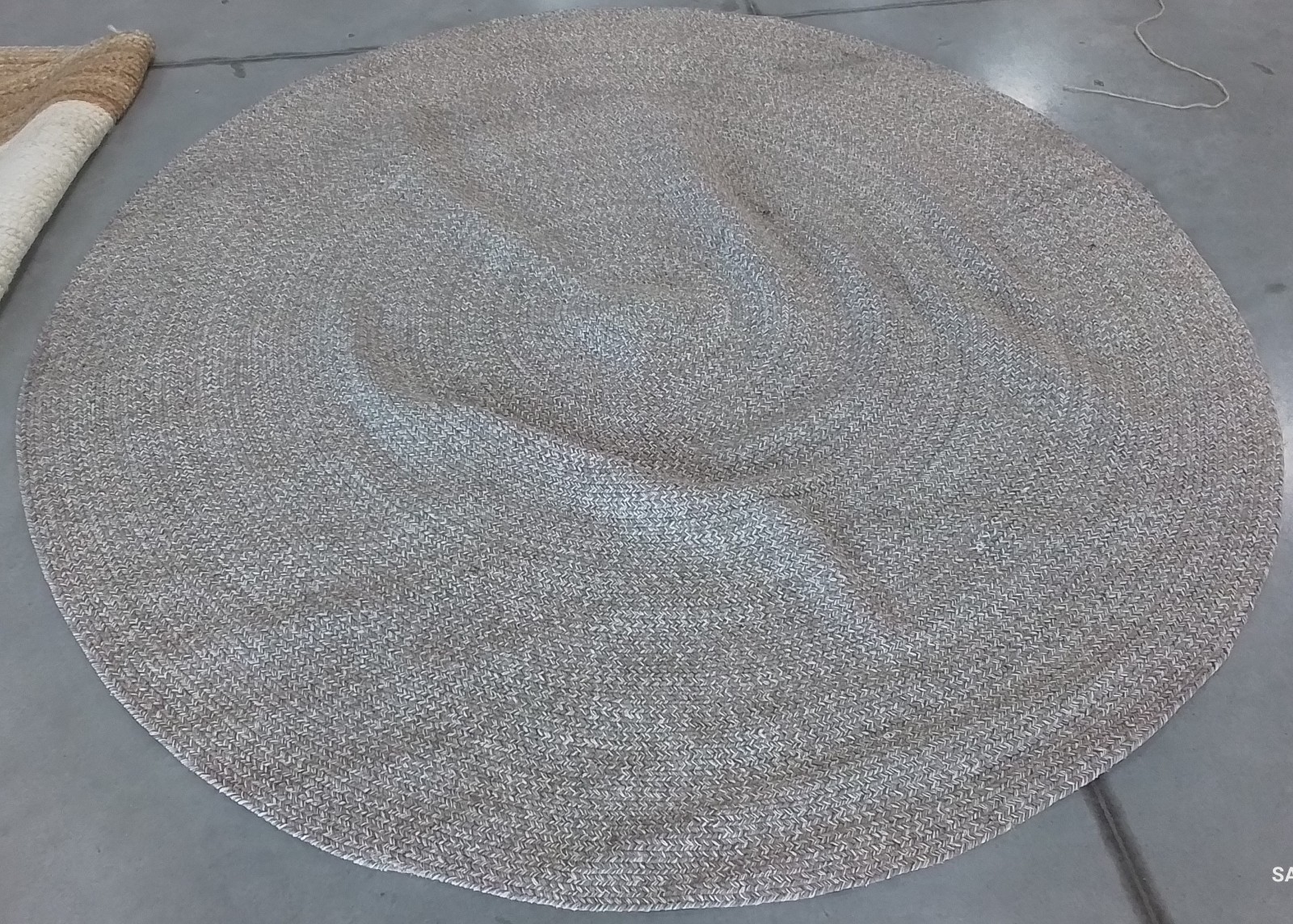 IVORY / BEIGE 7′-0″ x 7′-0″ Stained Rug, Reduced Price 1172778319 BRD256B-7R
