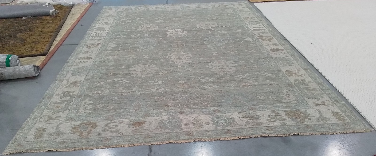 IVORY / SILVER 10′-0″ x 14′-0″ Flaw in Rug, Reduced Price 1172803106 SRK106A-10
