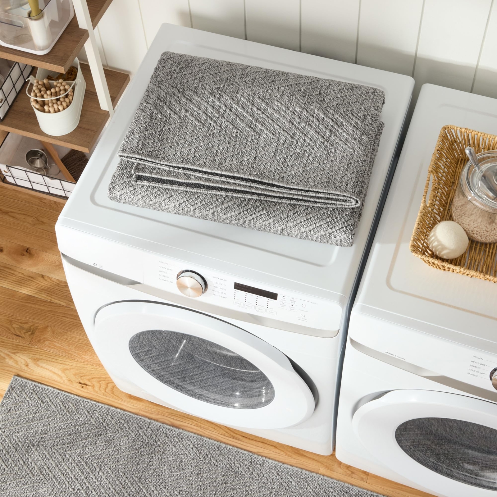TOWN COUNTRY BASICS Pax Herringbone Textured Solid Everwash� Washable Area Rug