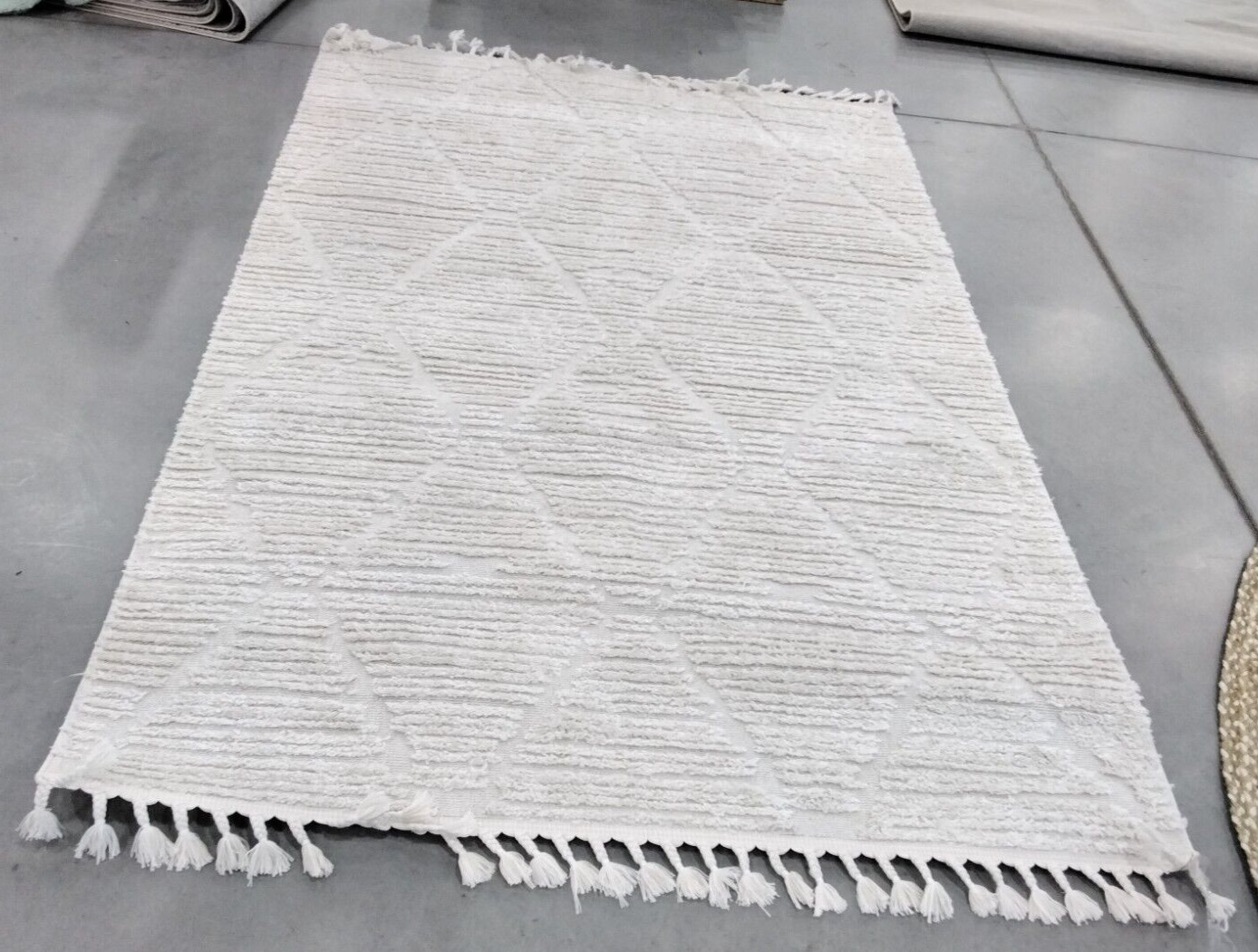 BEIGE 5′-3″ X 7′-6″ Back Stain Rug, Reduced Price 1172733954 MRK517C-5