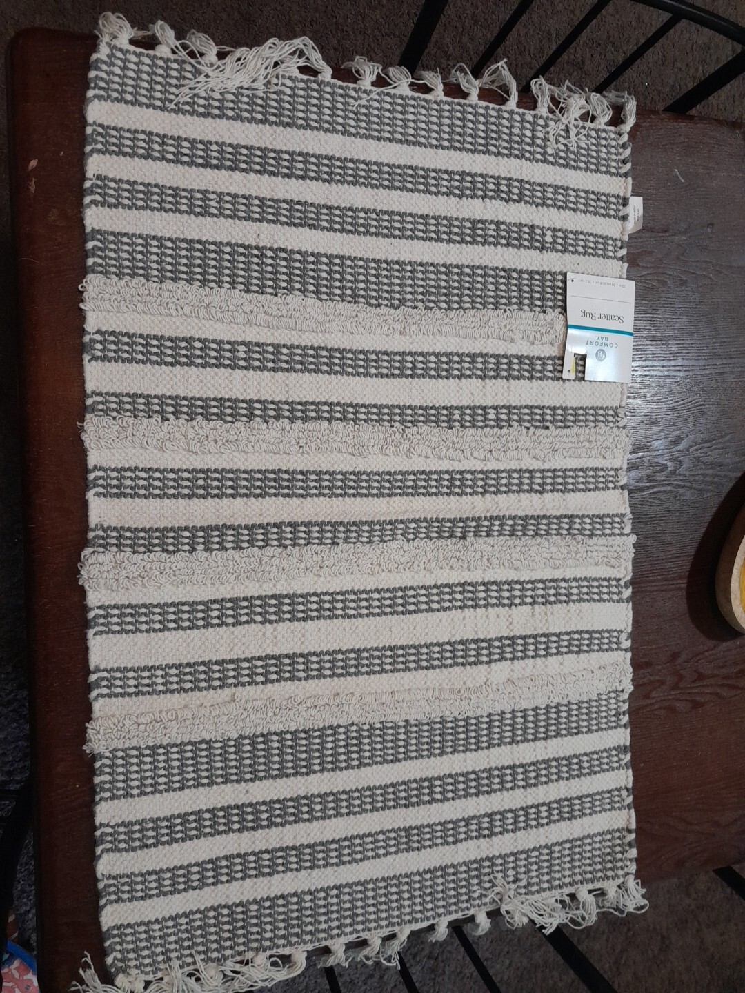 Comfort Bay Scatter Rug 20inX30in Cream And Gray NWT