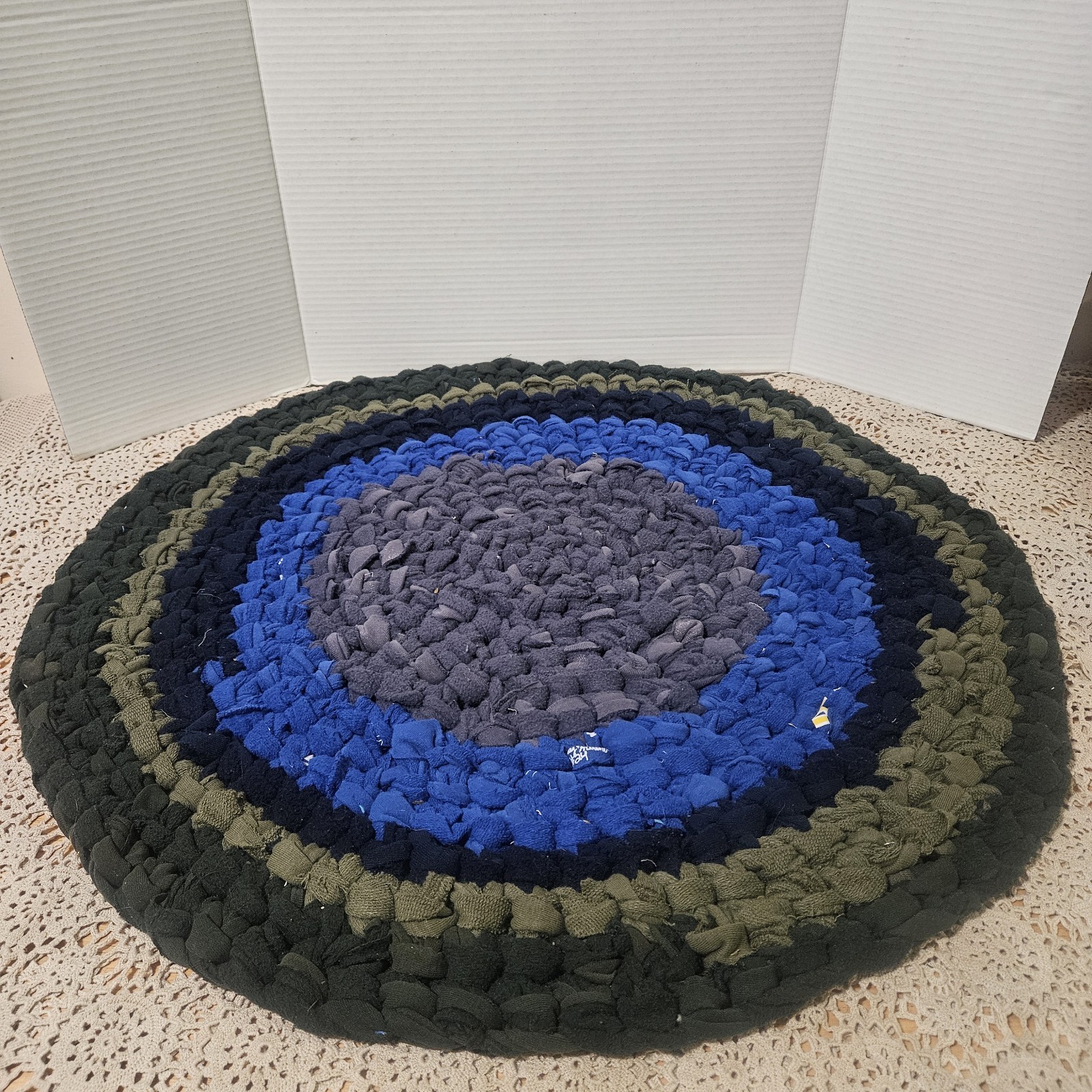 New Handmade Rag Rug Round Braided Recycled Fabric Farmhouse Boho 31″