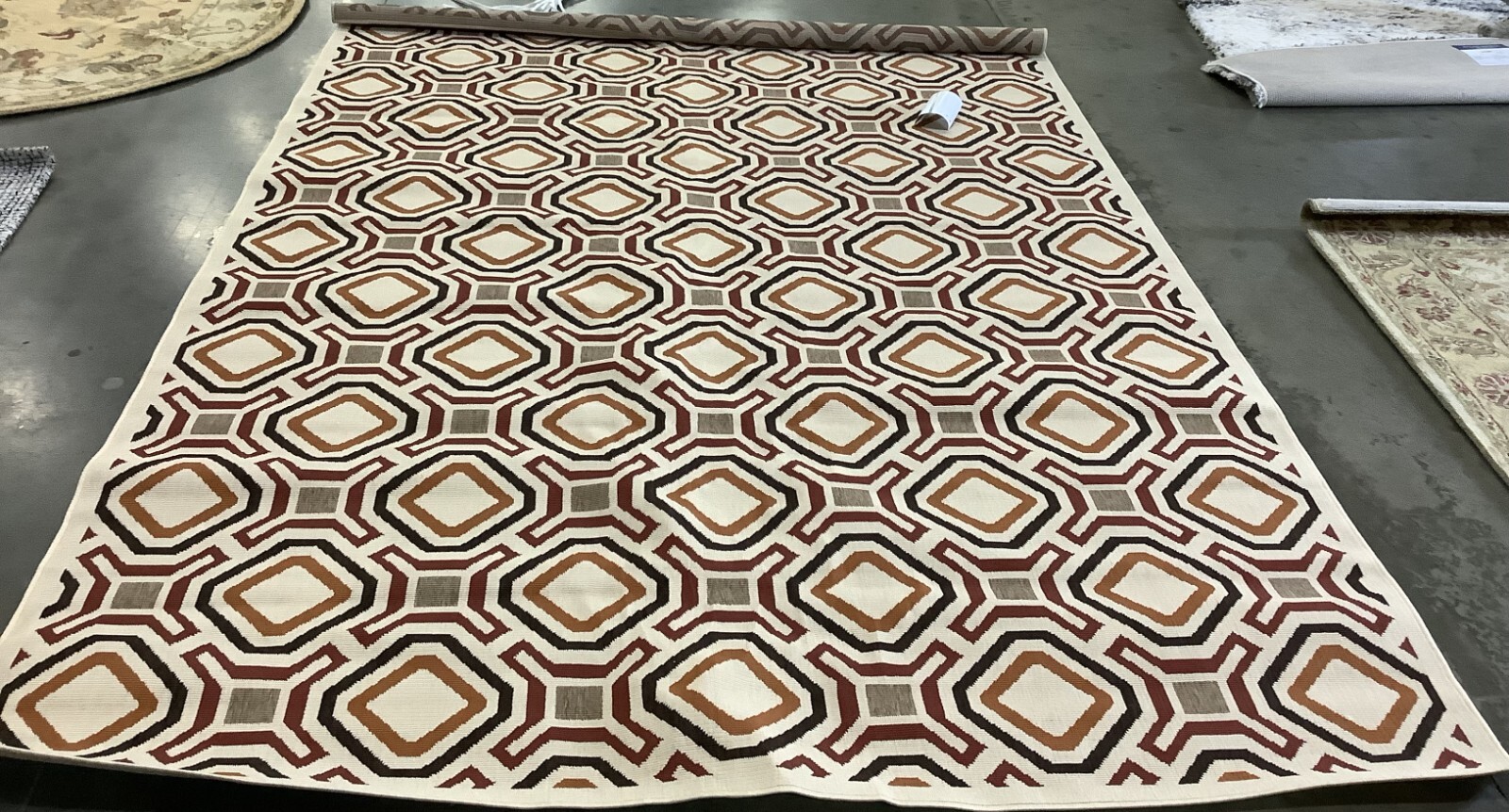 CREME / RED 8′ X 11′ Flaw in Rug, Reduced Price 1172663327 VER089-0313-8