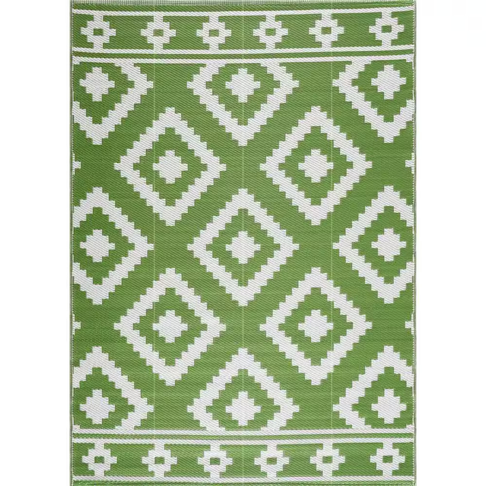 Milan Green and Creme 8 Ft. X 10 Ft. Folded Reversible Recycled Plastic Indoor/O