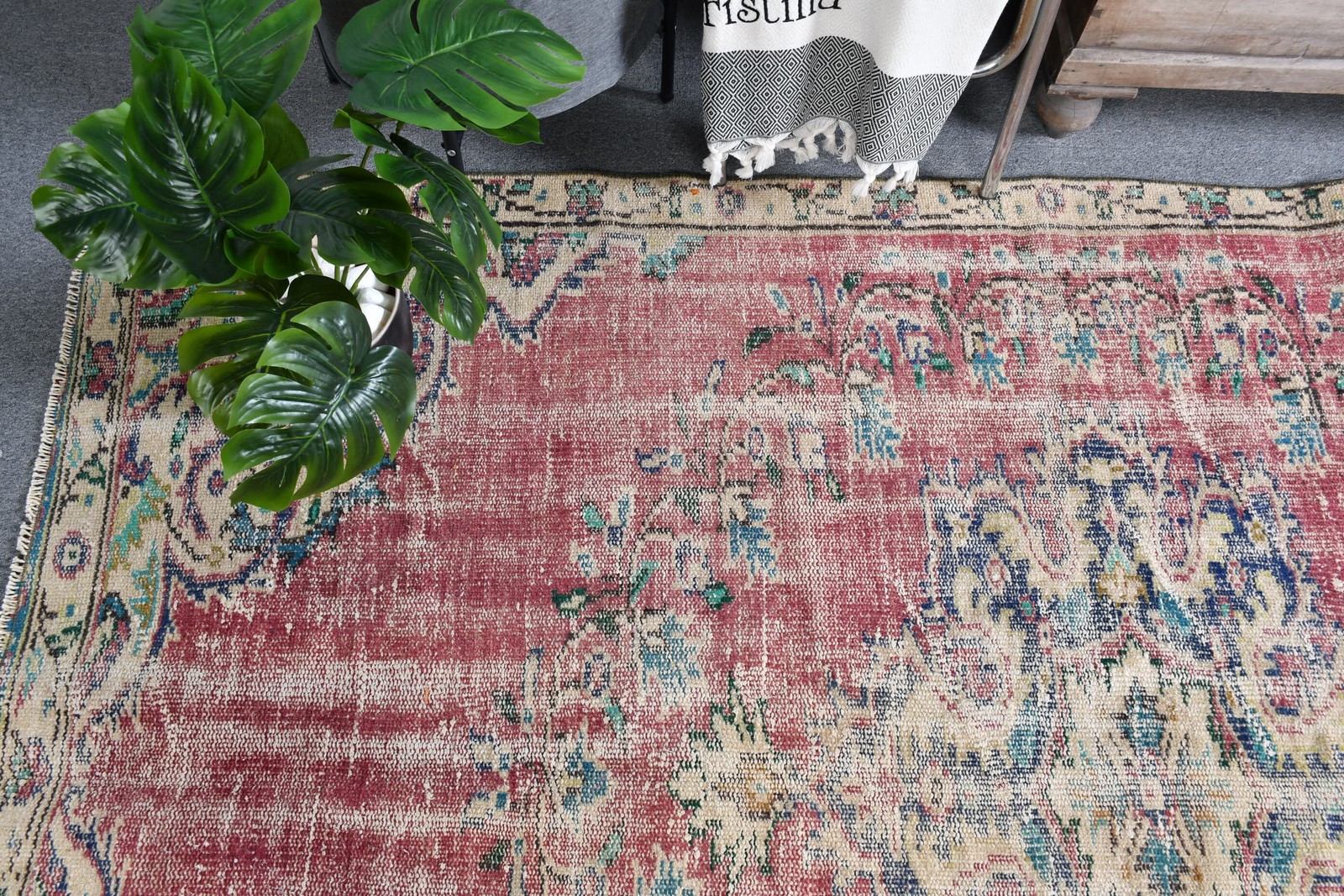 Vintage Turkish Rug 5,1×7,8 ft, Red Floral Rug