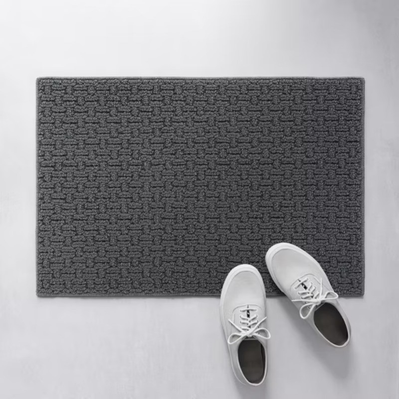 1’8″x2’6″ Washable Solid Machine Tufted Accent Rug Gray