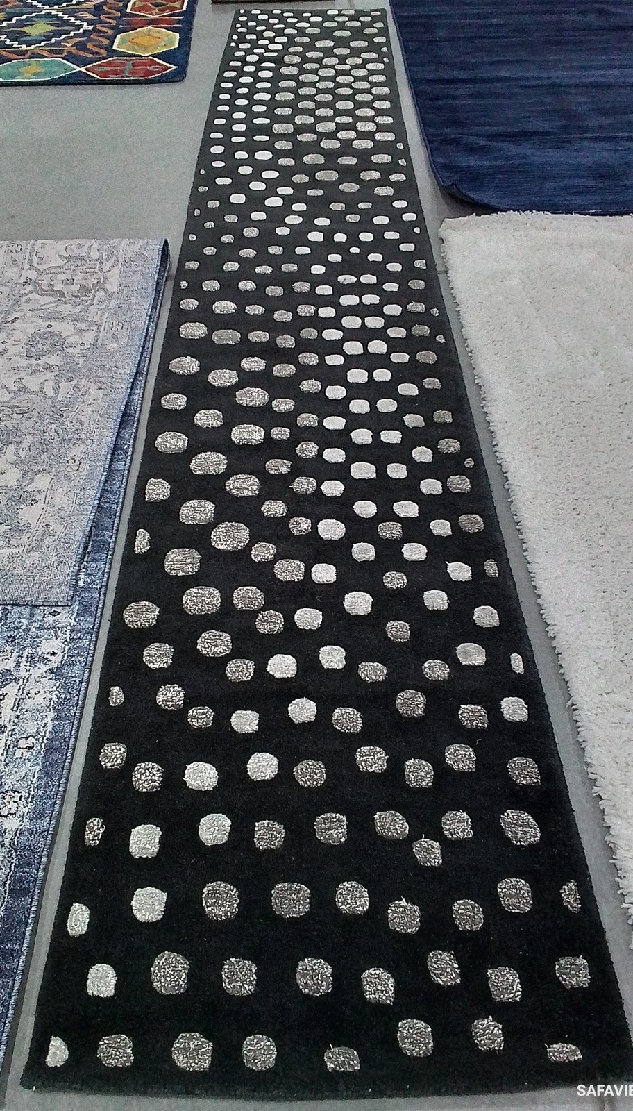 DARK GREY 2′-6″ x 16′-0″ Flaw in Rug, Reduced Price 1172792423 SOH654A-216
