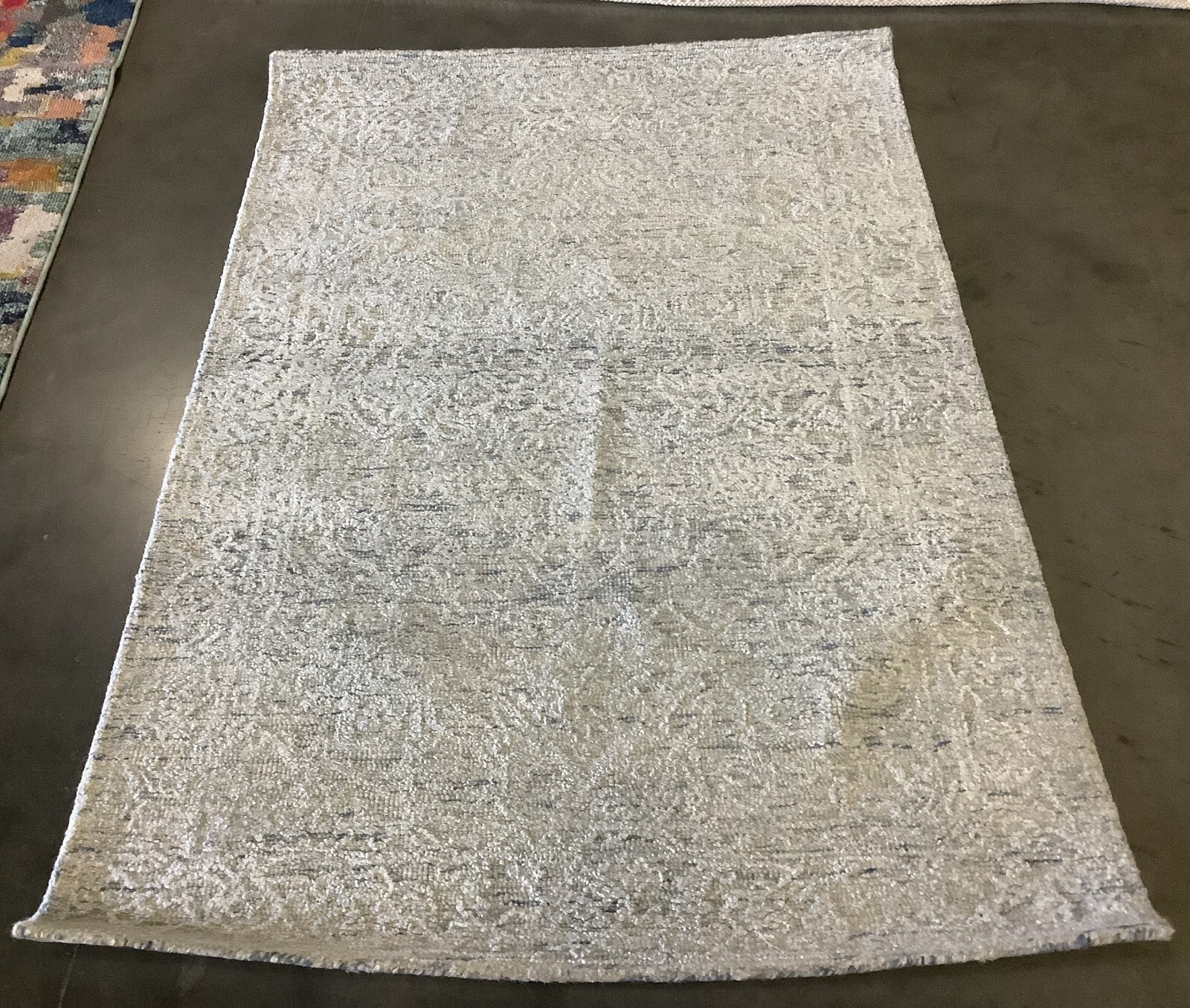 BLUE / IVORY 4′ X 6′ Flaw in Rug, Reduced Price 1172666636 GLM537M-4