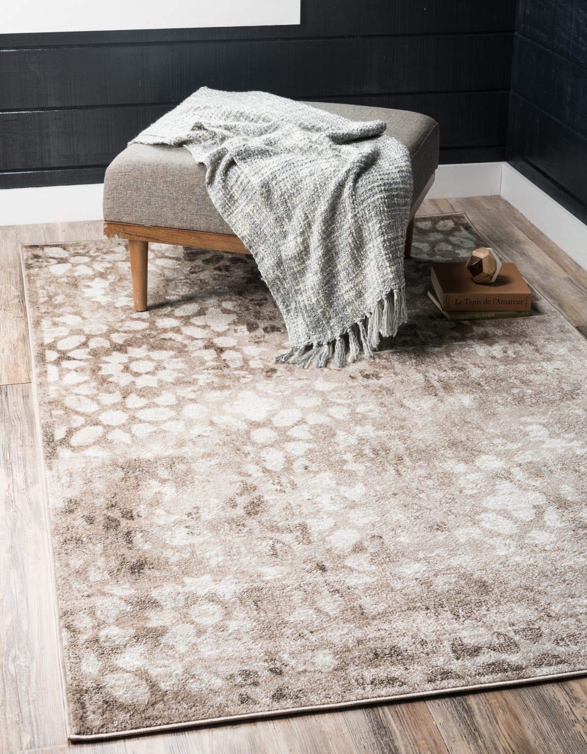 Area Rug 2’2″ X 3’1″ Rectangle 0.25″ Pile Height – Soft Vintage Design