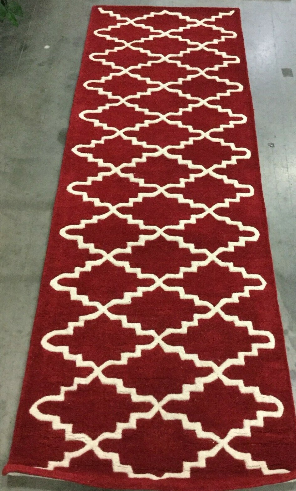 RED / IVORY 2′-3″ X 7′ Pulled Threads Rug, Reduce price 1172643723 CHT721G-27